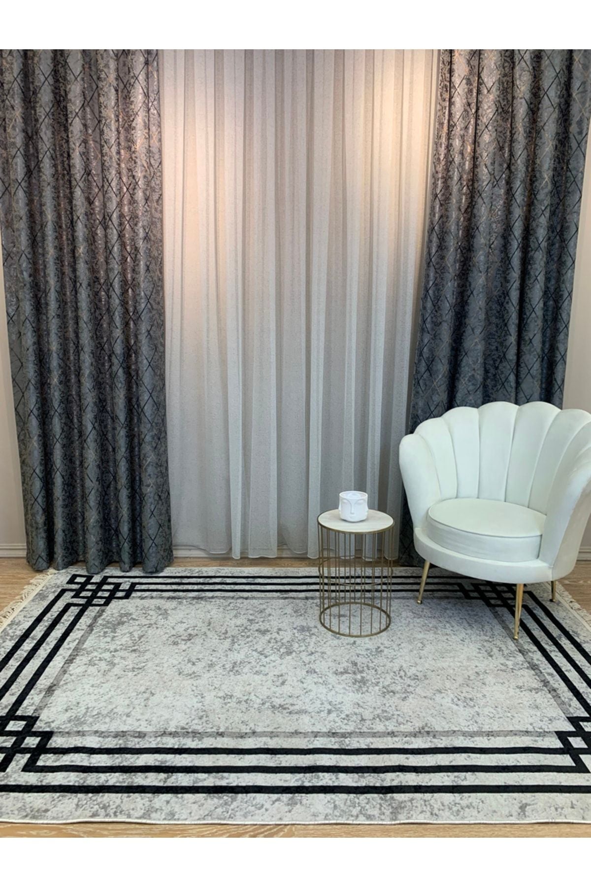 Geometric Gradient Chenille-Look Latex Non-Slip Backing Stain-Resistant Fringed Rug