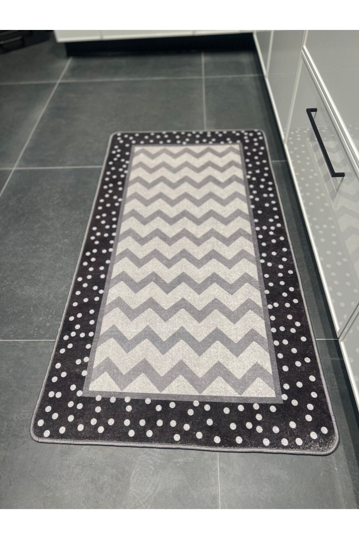 Zigzag Puantiye Lateks Taban Mutfak Halısı