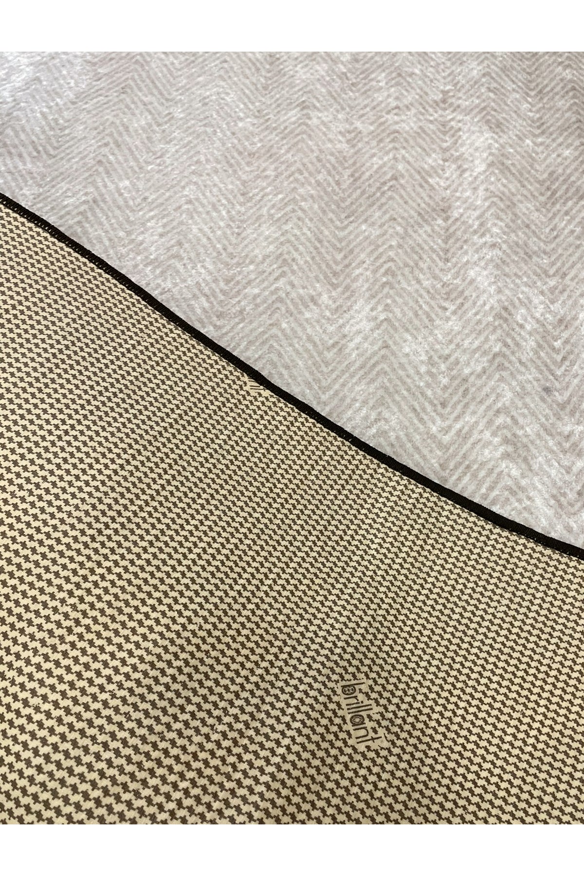 Beige - Black Wicker Jute-Look Latex Base Rug