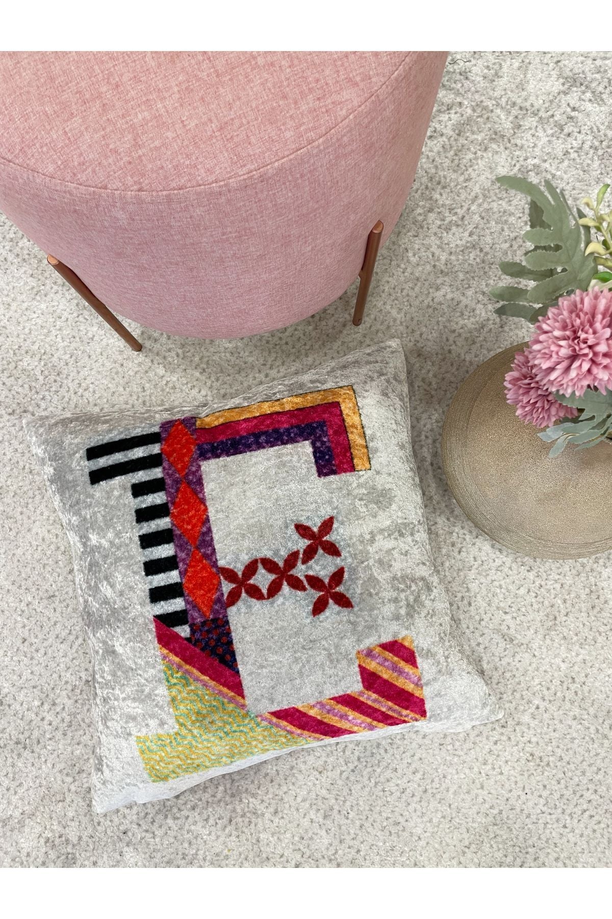 %100 Velvet Letter E Print Cushion Cover (Light Gray)