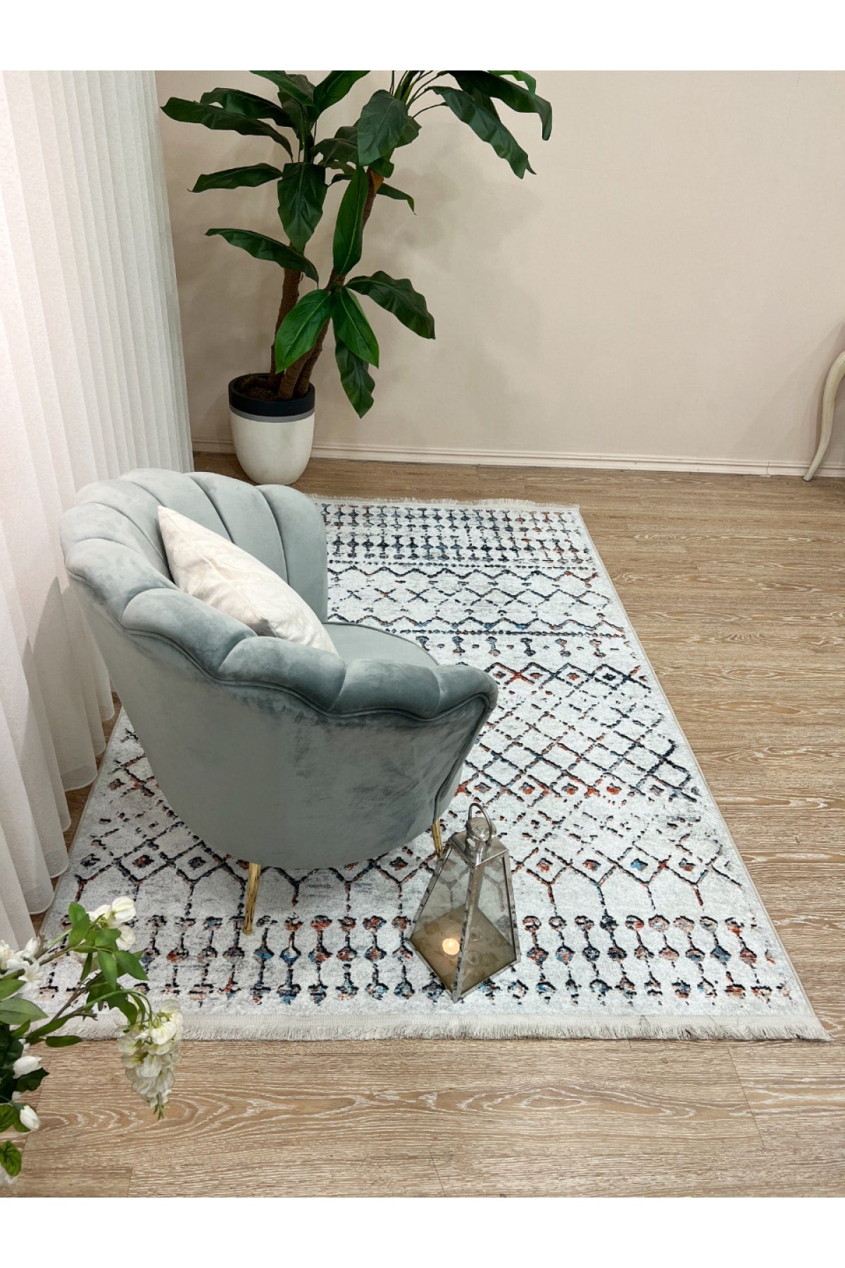 Ethnic Pattern Decorative Rug - Beige