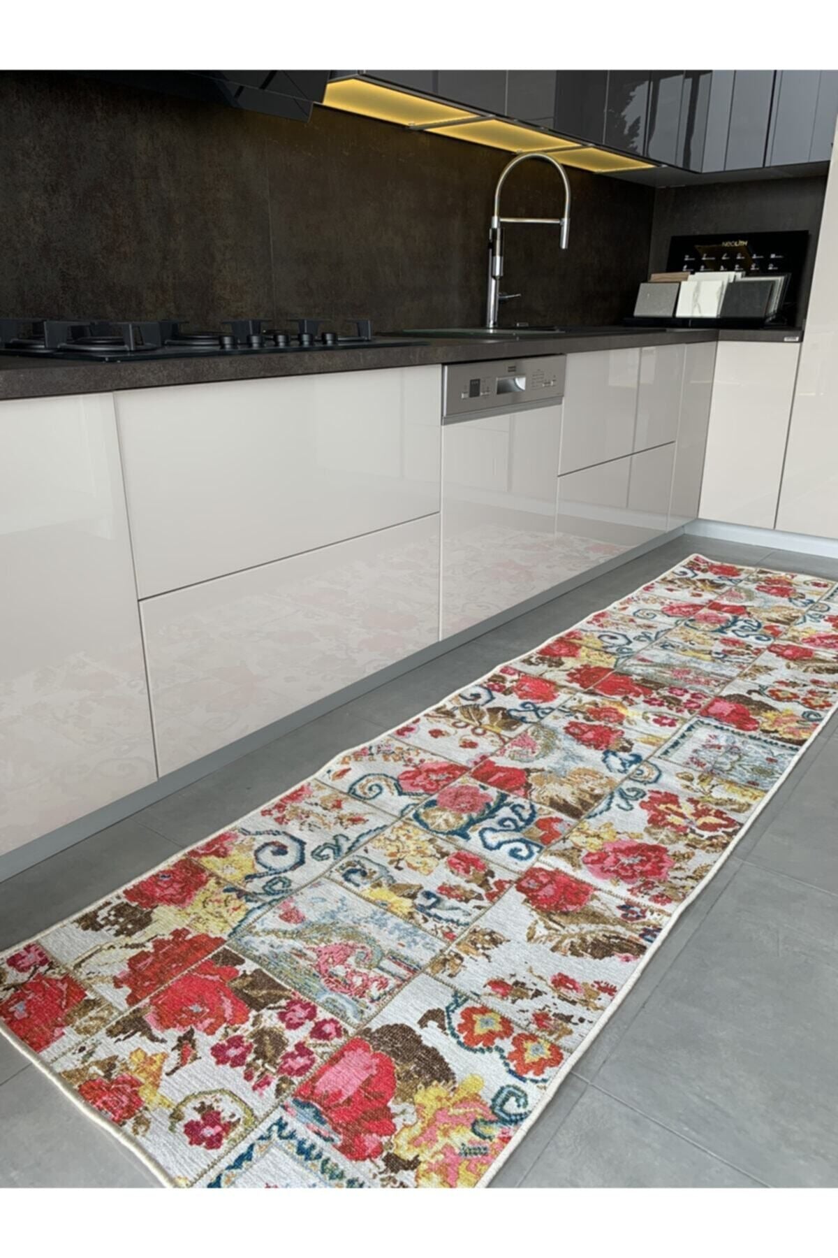 Simal Model Ethnic Pattern Woven Base Rug