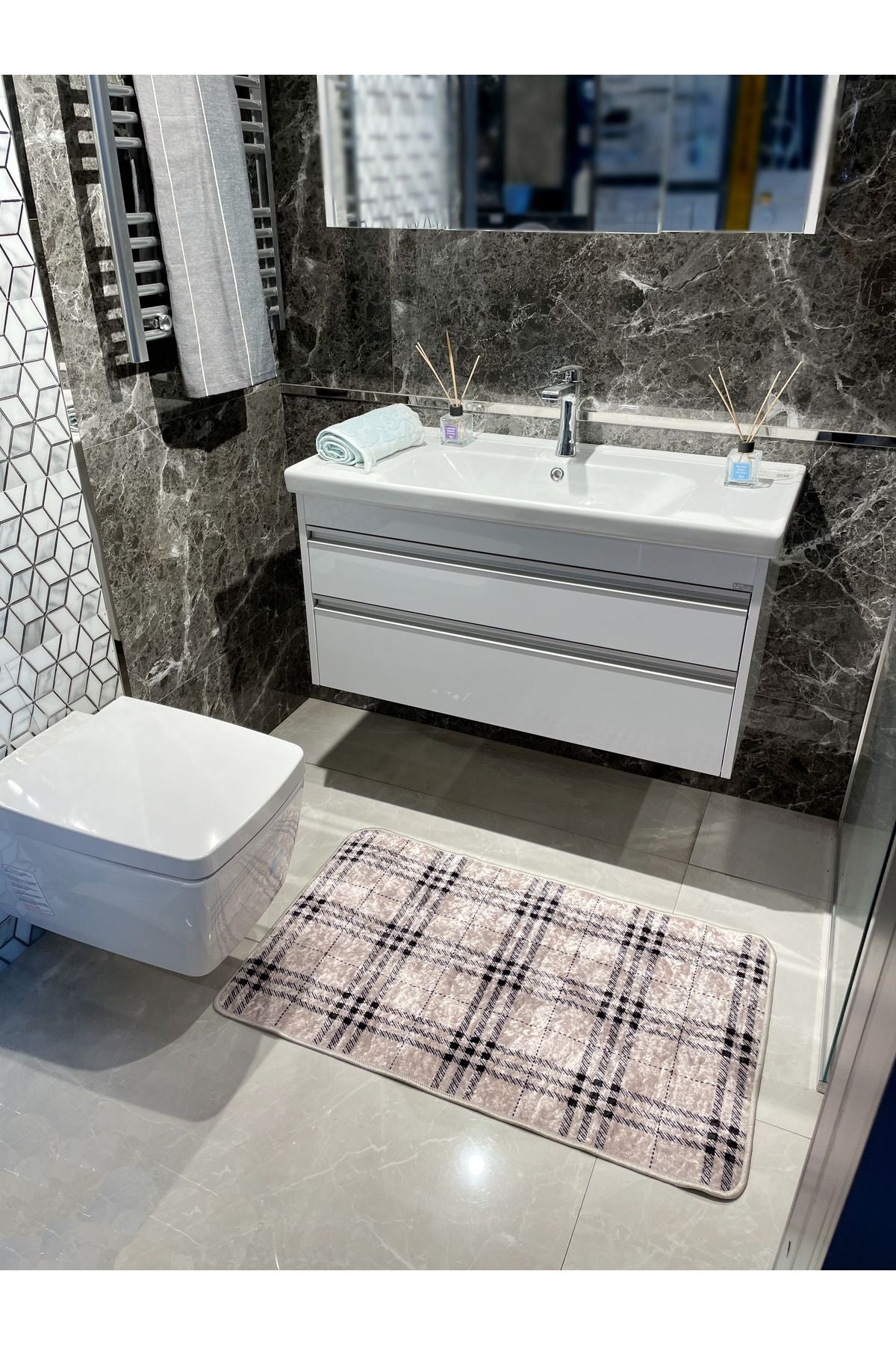 Single Checkered Pattern Bathroom Mat - Beige (50X70 Size)
