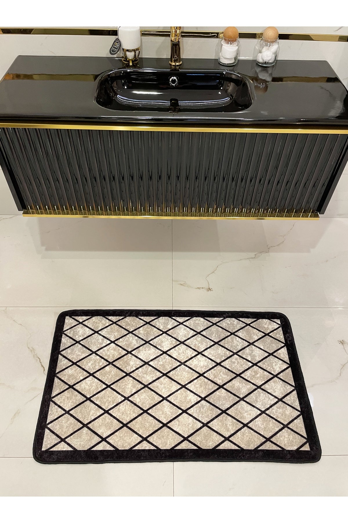 Single Geometric Pattern 50x100 Latex Base Bathroom Mat - BEIGE-BLACK