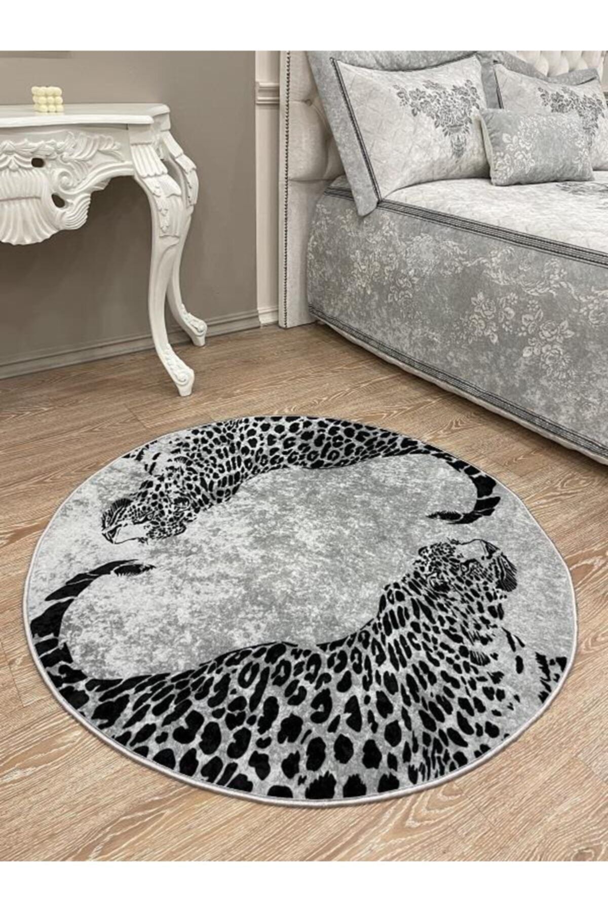 Leopar Desen Lateks Kaymaz Taban Yuvarlak Halı