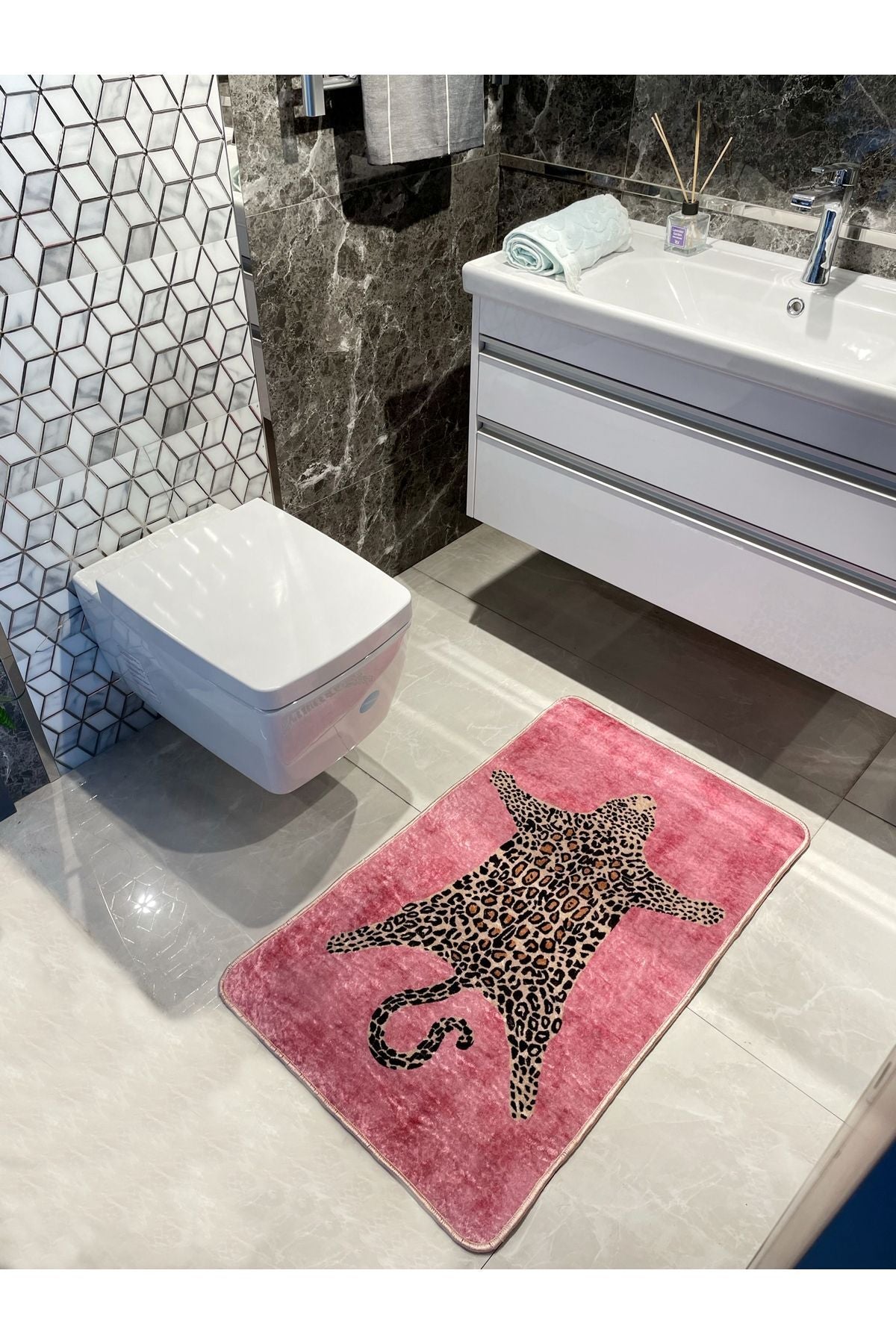 Leopard Pattern Washable 60x100 Single Bath Mat - Purple