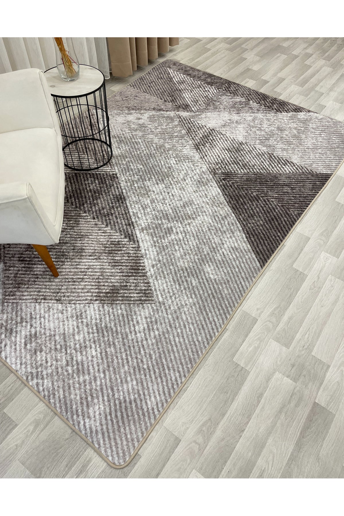Gray Geometric Pattern Non-Slip Base Runner Rug