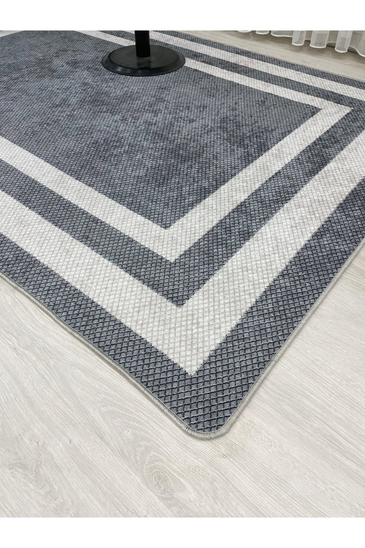 Gray Wicker-Look Bordered Latex Leather Base Rug