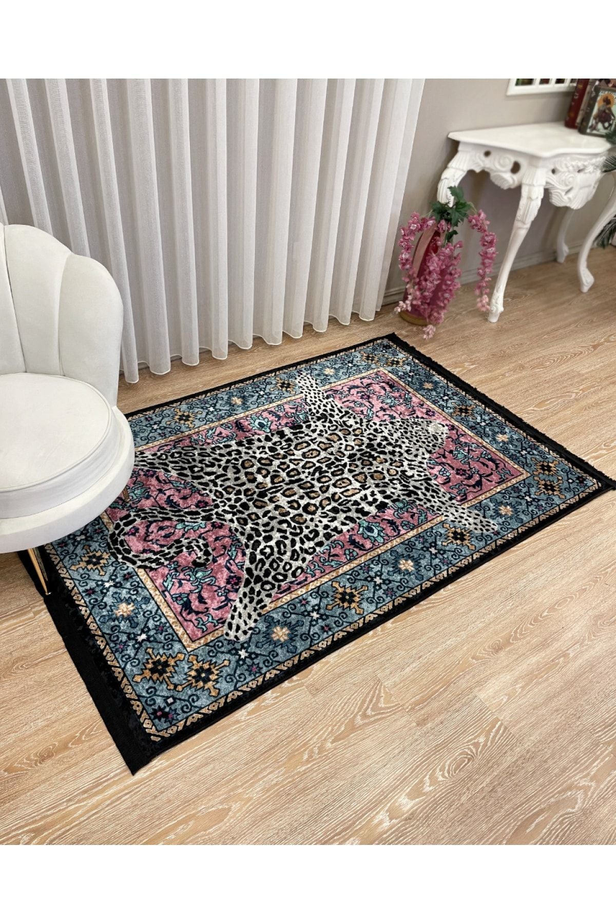 Etnik Leopar Desenli Dekoratif Halı - Pembe