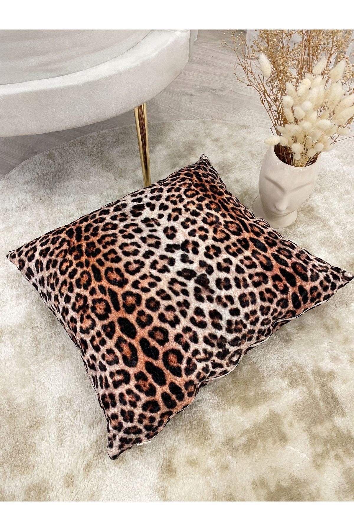 Leopar Desenli Kadife Kırlent Kılıfı - 45x45