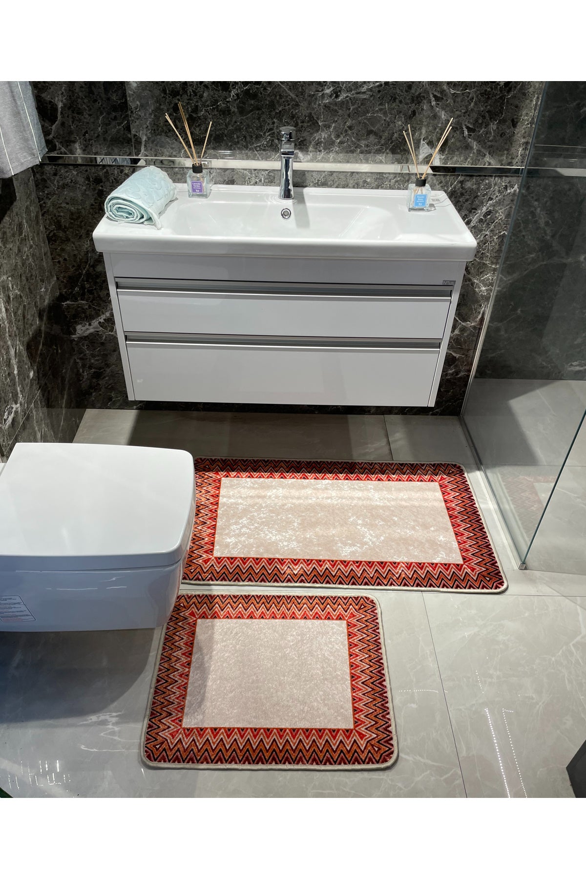 Mint Green - Zigzag Patterned Leather Base 2-Piece Bath Mat Set (60x100 - 60x50)