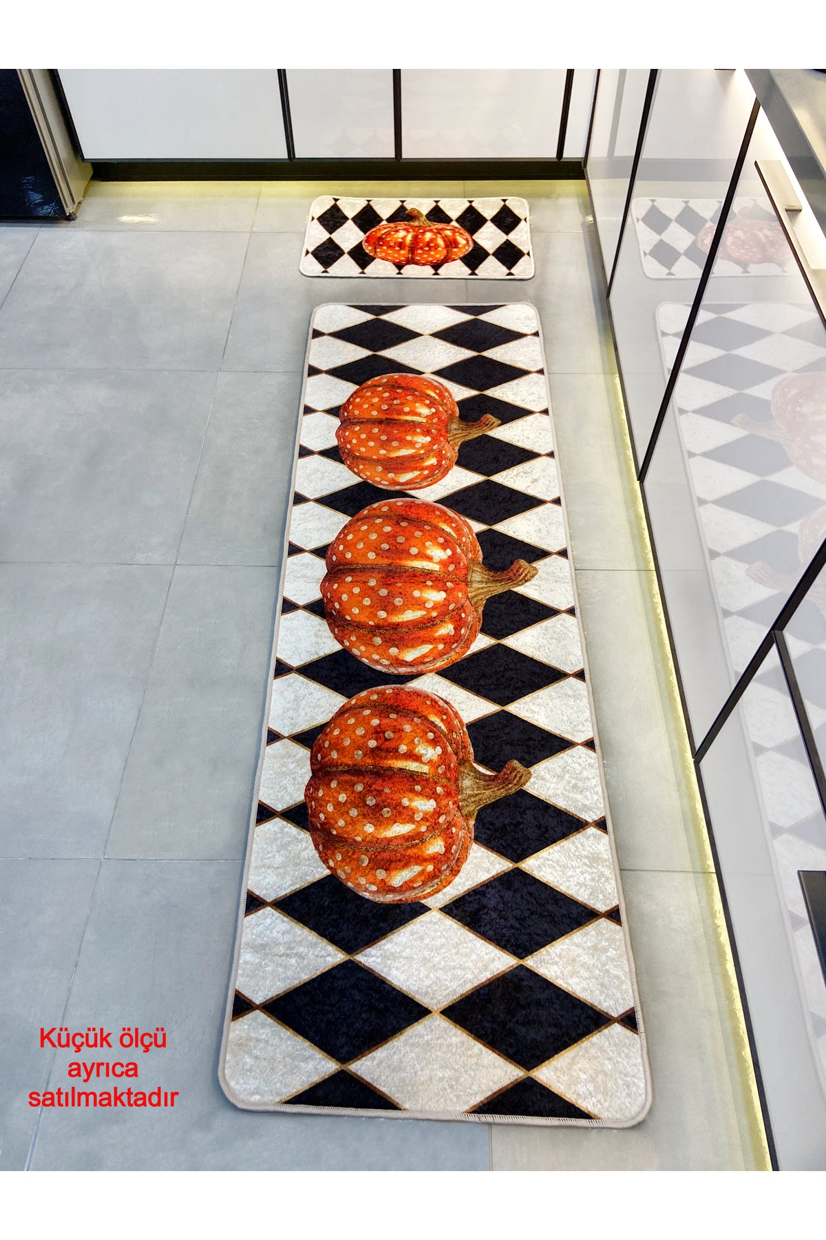 Halloween Pumpkin Motif Checkered Latex Base Rug