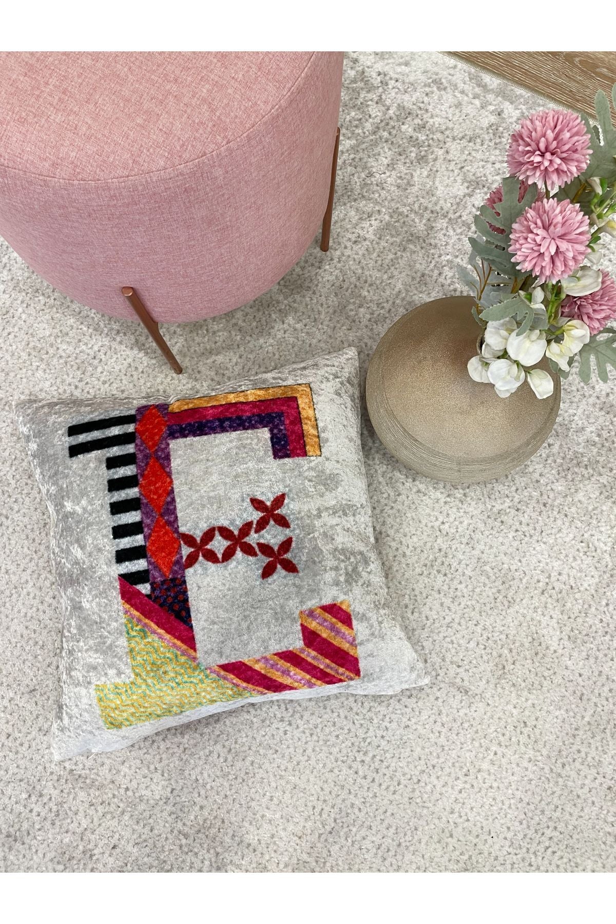 %100 Velvet Letter E Print Cushion Cover (Light Gray)