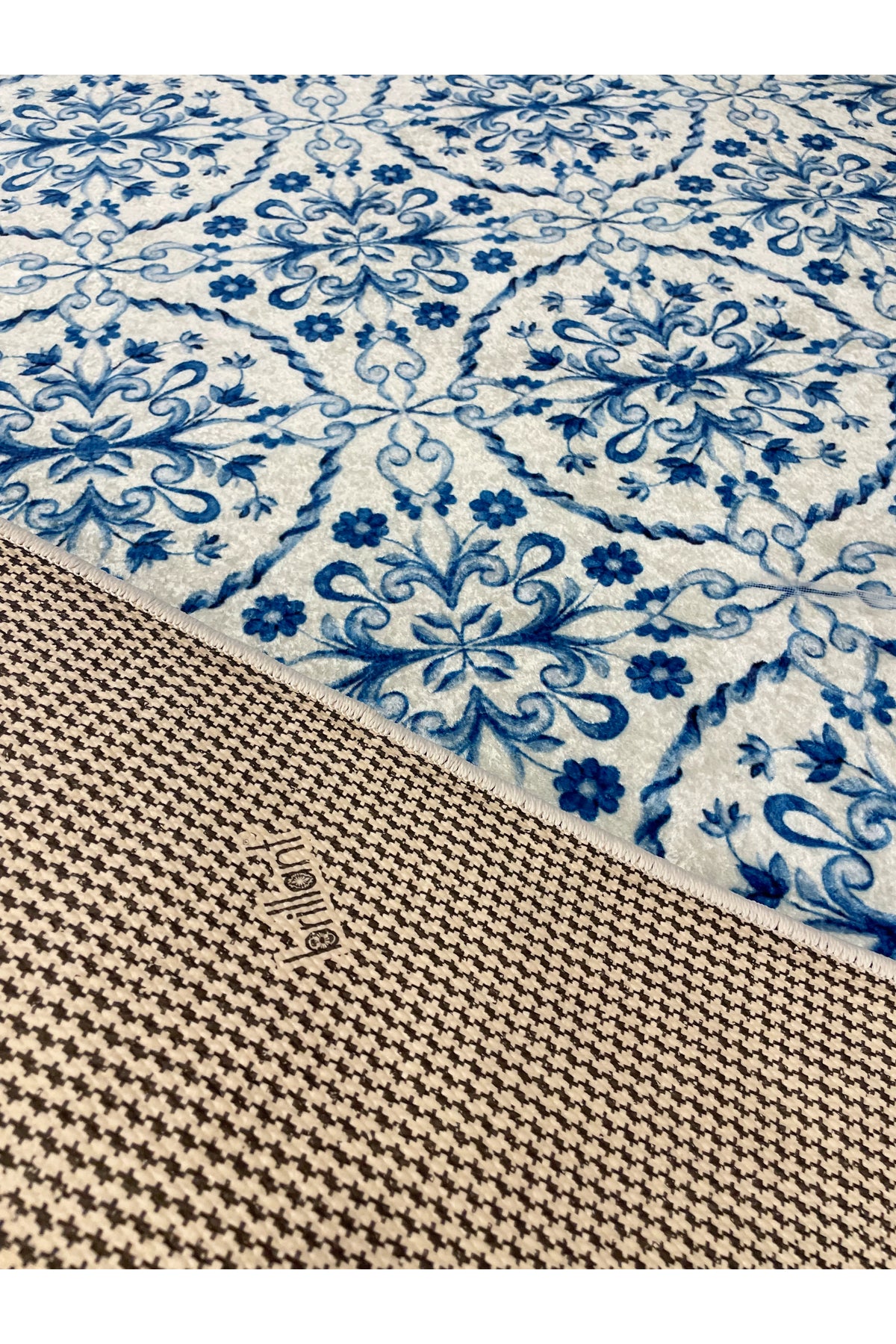 Mavi Renk Vintage Desen Lateks Deri Taban Daire Halı