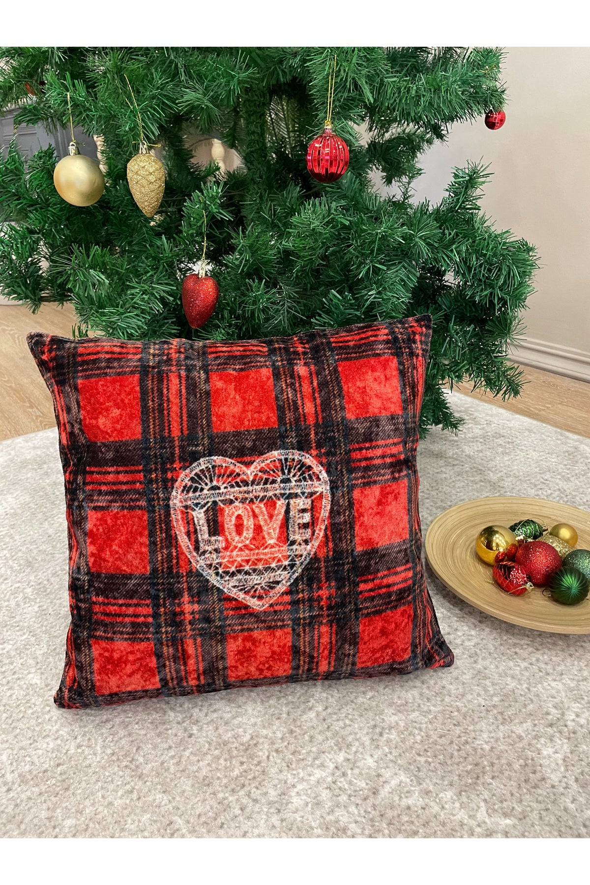 Love Plaid Pattern Velvet Cushion Cover (RED)