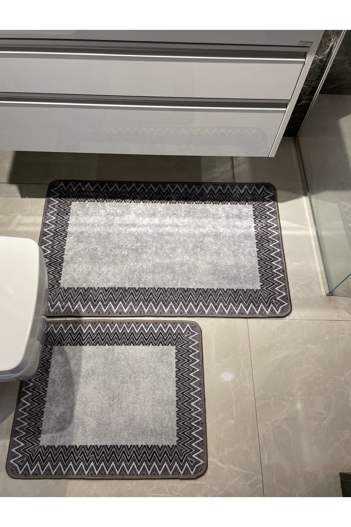 Mint Green - Zigzag Patterned Leather Base 2-Piece Bath Mat Set (60x100 - 60x50)