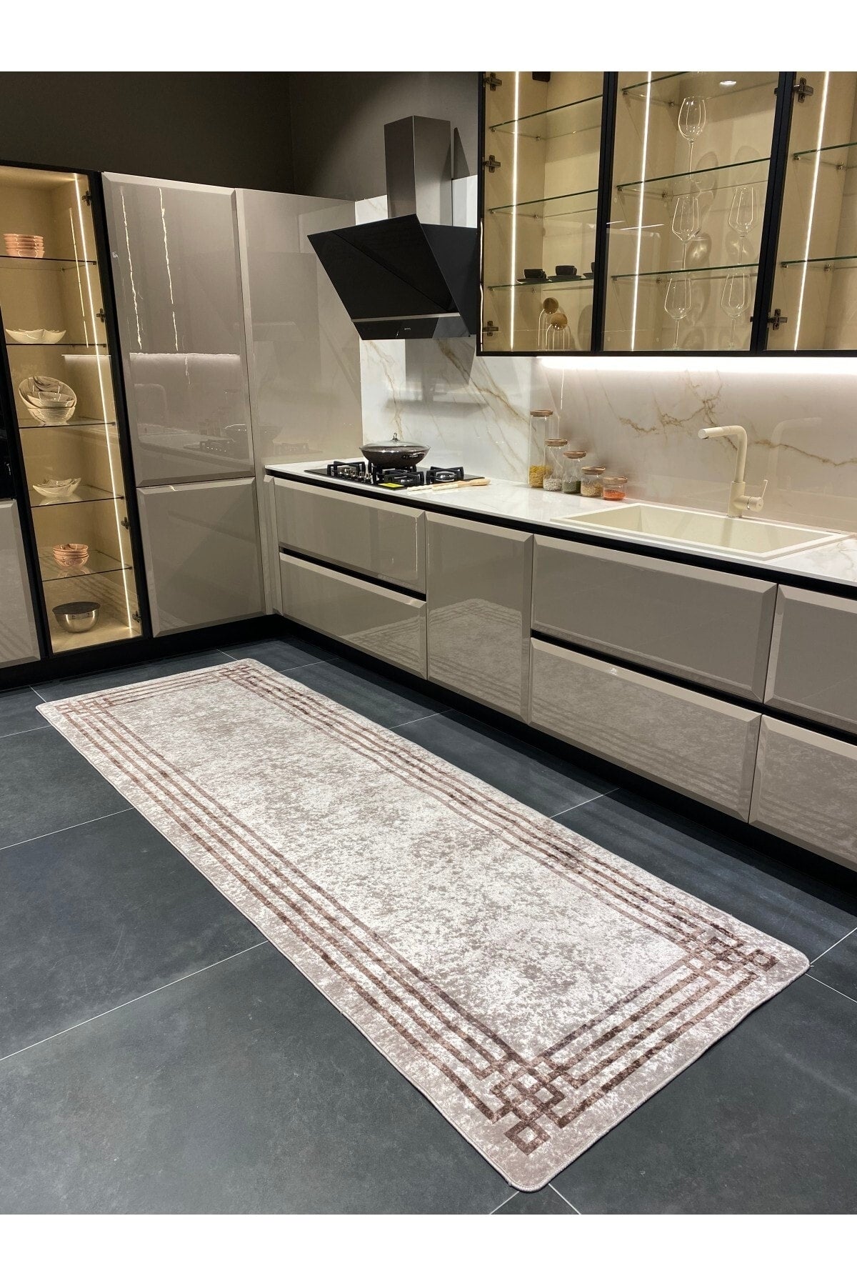 Geometric Gradient Chenille-Look Latex Non-Slip Base Stain-Resistant Fringeless Rug - Navy/Gray