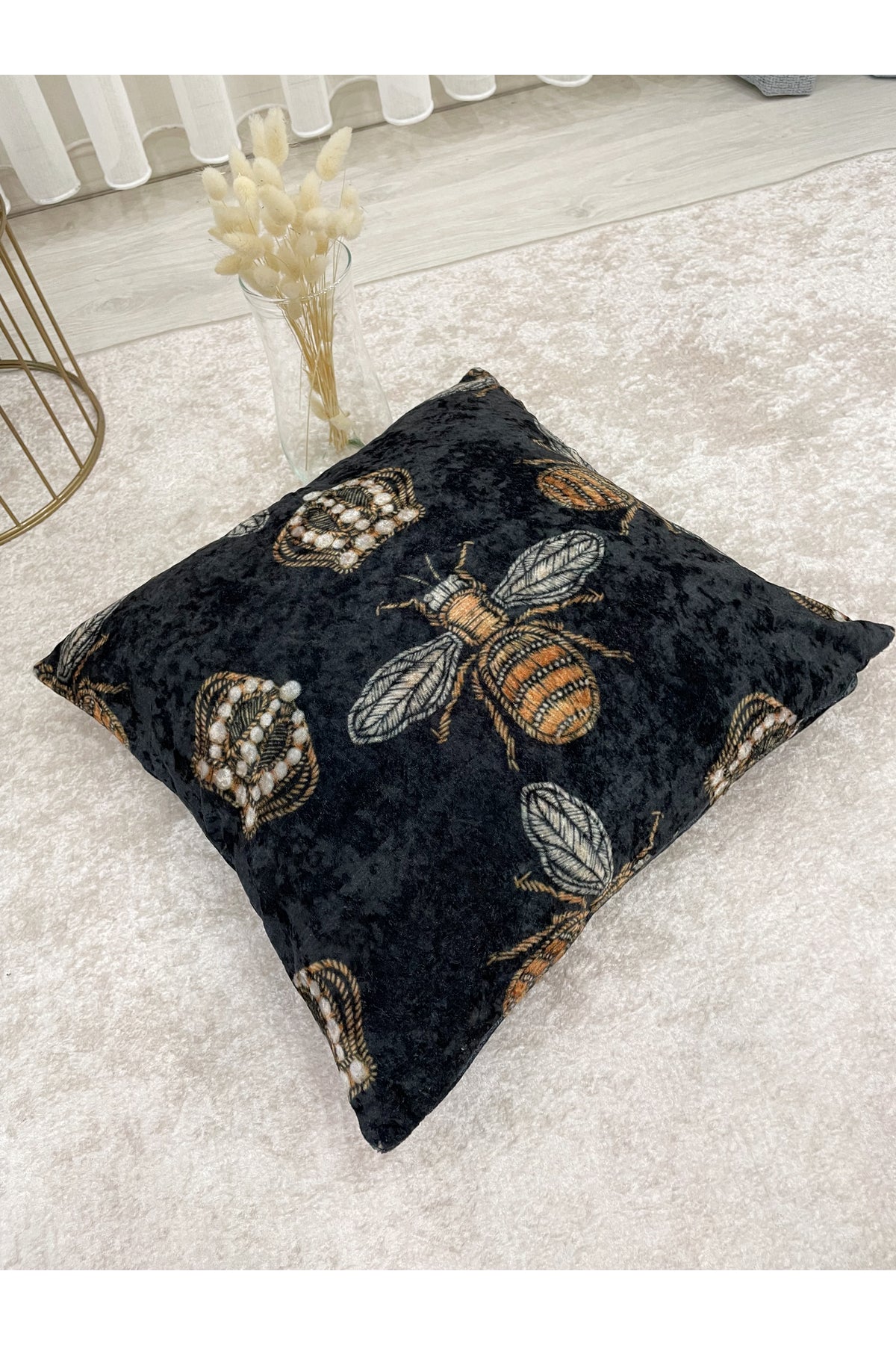 Queen Bee Embroidery Look Velvet Throw Pillow Cover 45x45