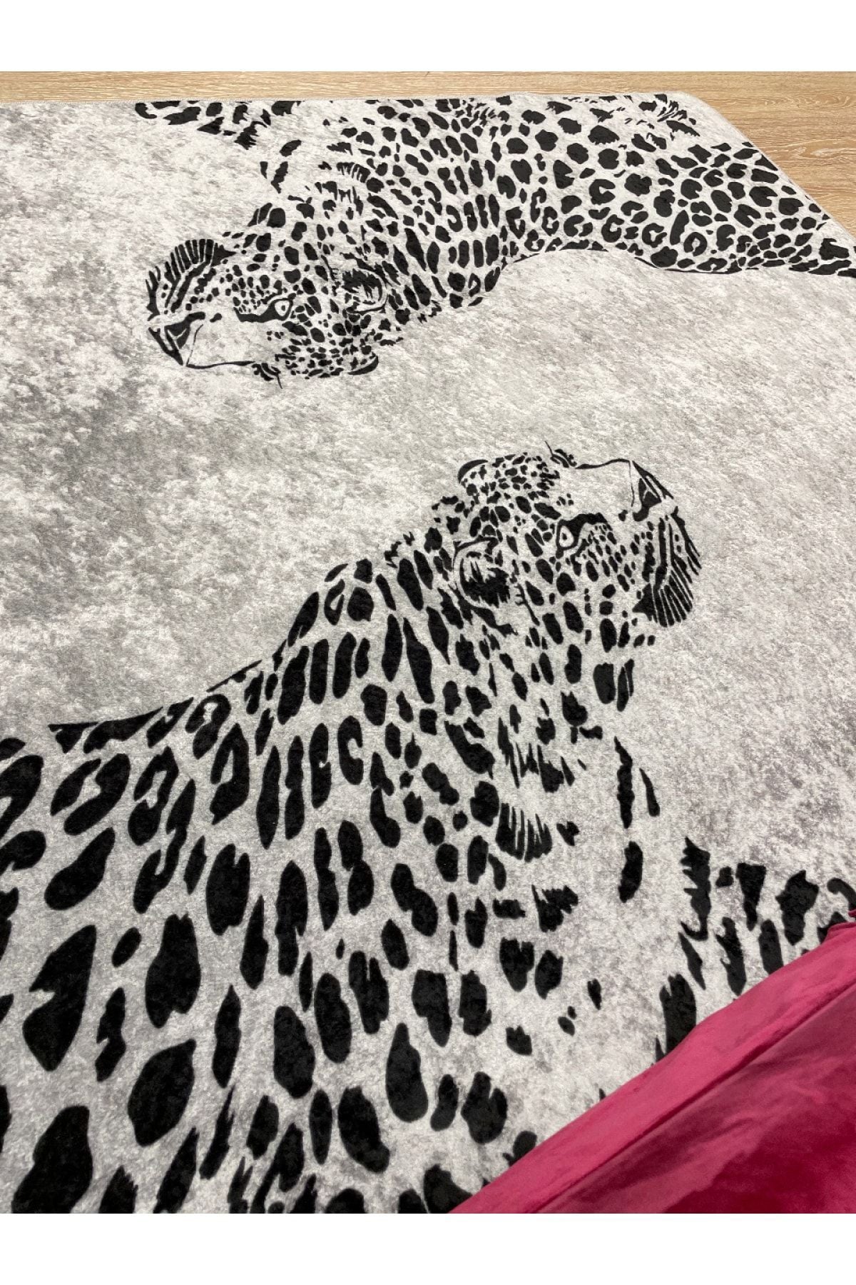 Jaguar Desenli Lateks Taban Halı (gri)