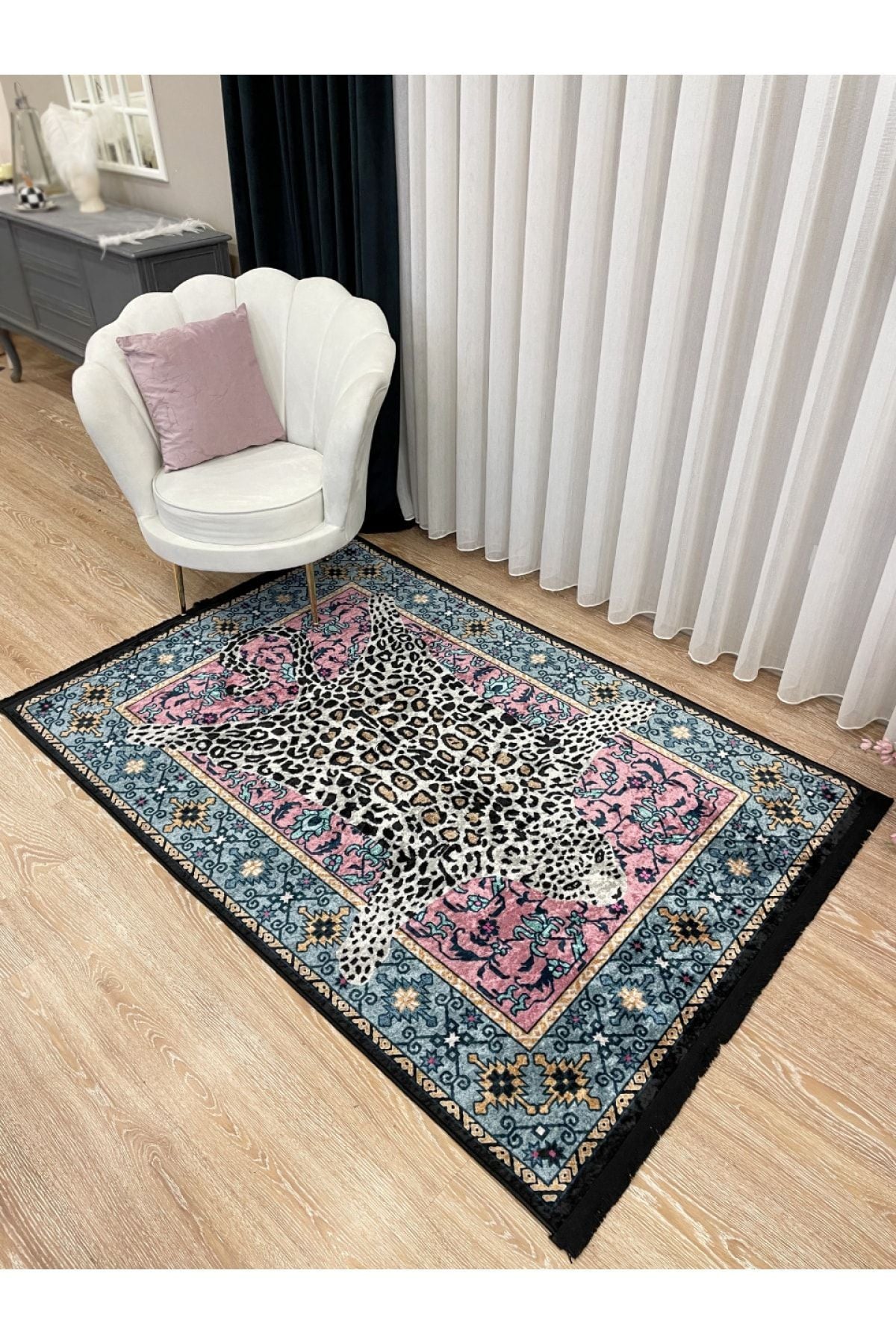 Etnik Leopar Desenli Dekoratif Halı - Pembe