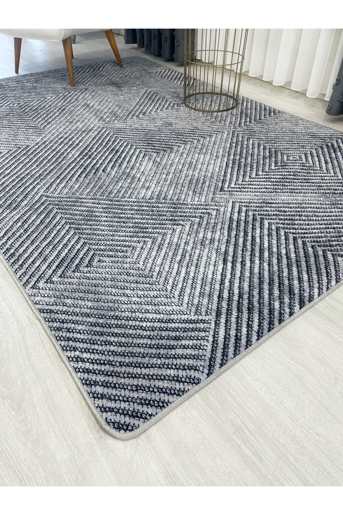 GRAY Geometric Pattern Runner Non-Slip Base Rug