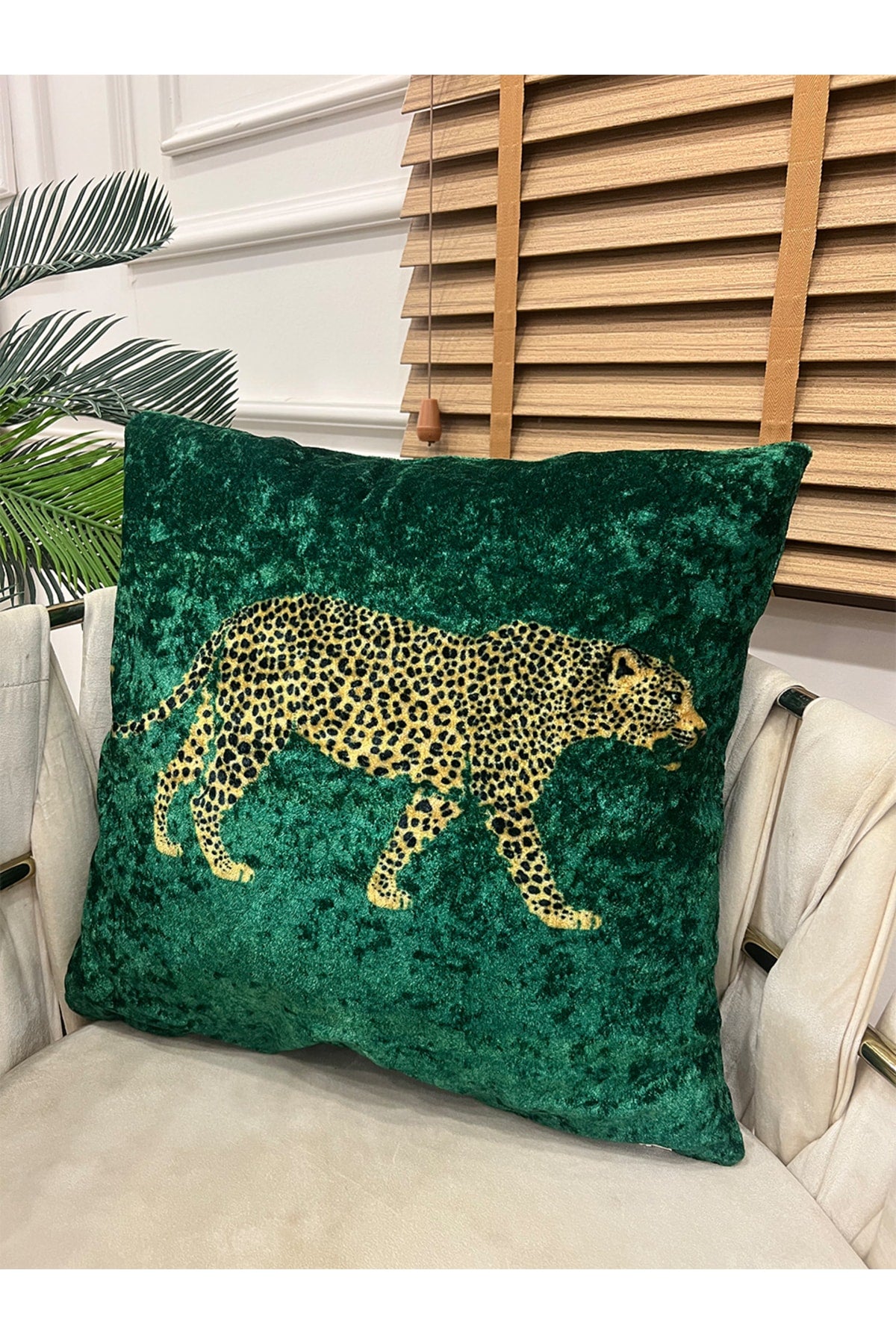 %100 Velvet Leopard Print Cushion Cover