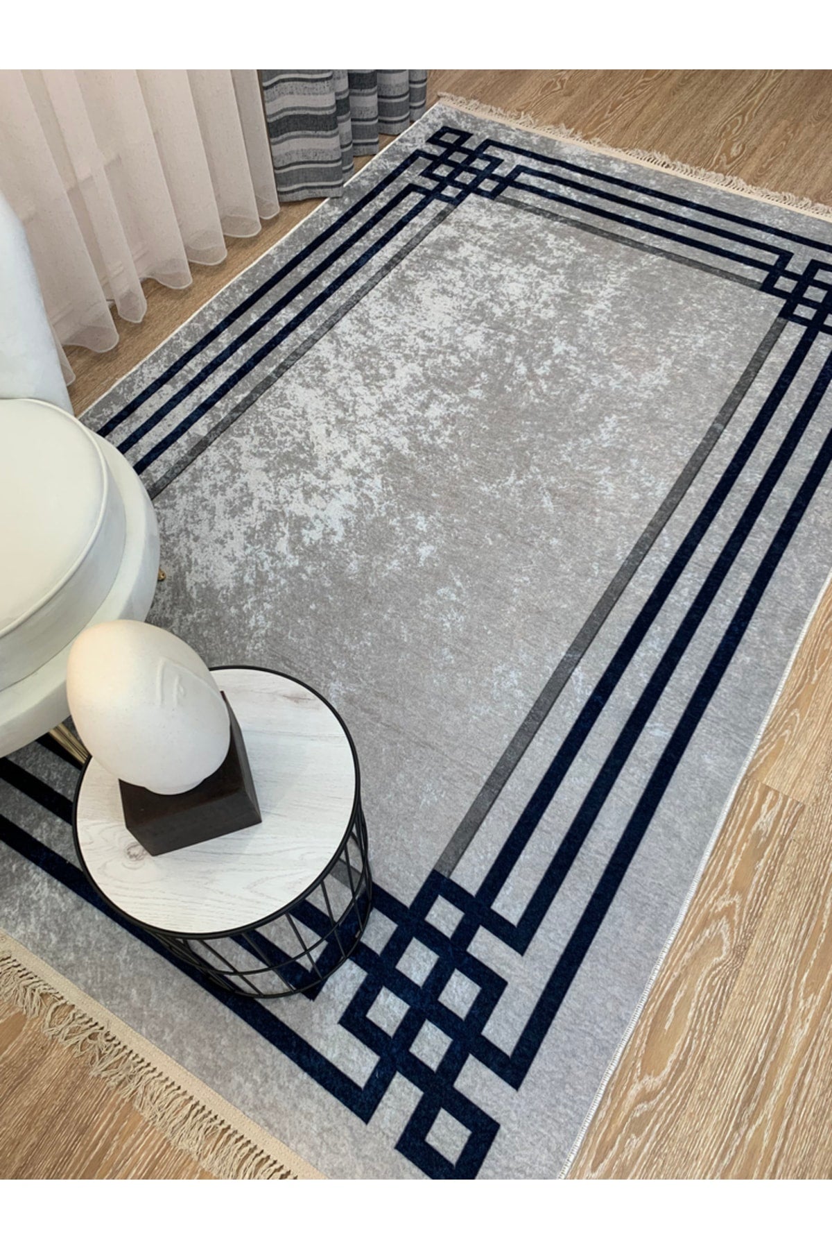 Geometric Gradient Chenille-Look Latex Non-Slip Backing Stain-Resistant Fringed Rug