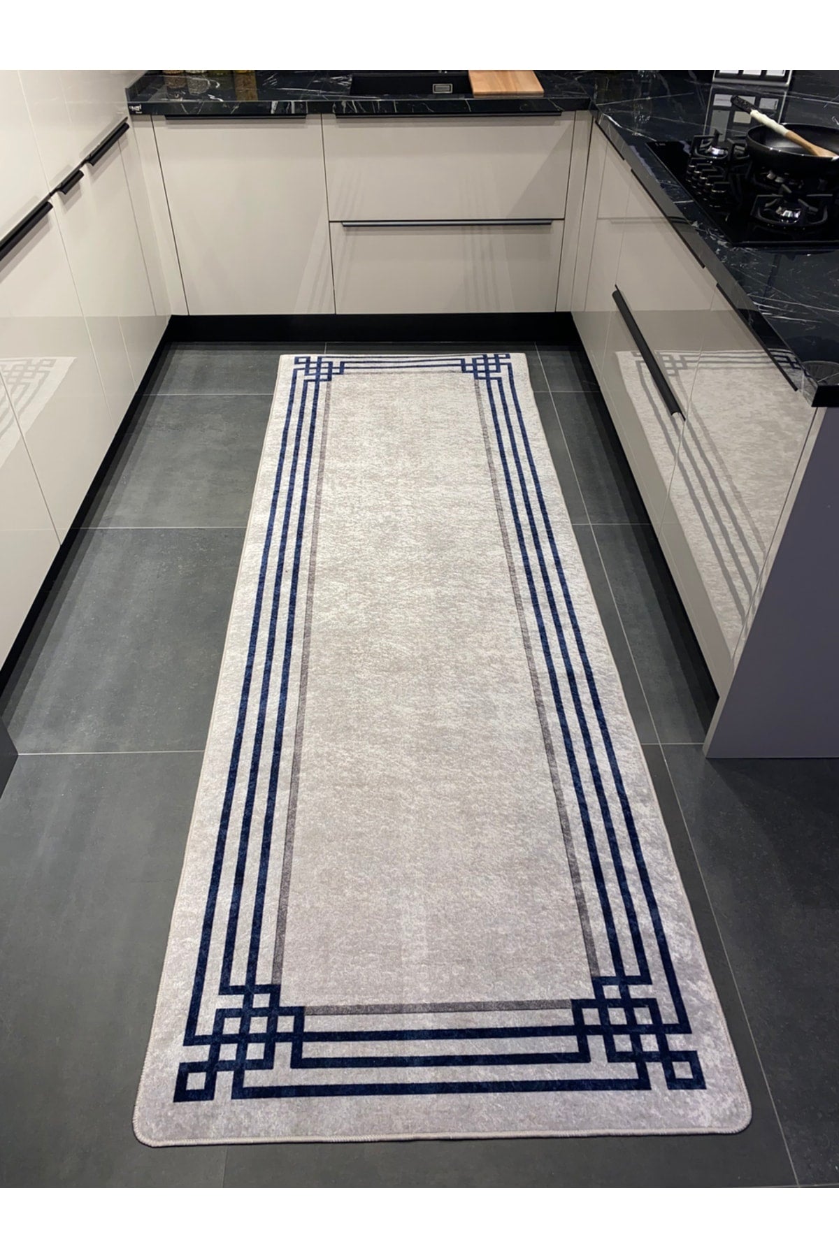 Geometric Gradient Chenille-Look Latex Non-Slip Base Stain-Resistant Fringeless Rug - Navy/Gray