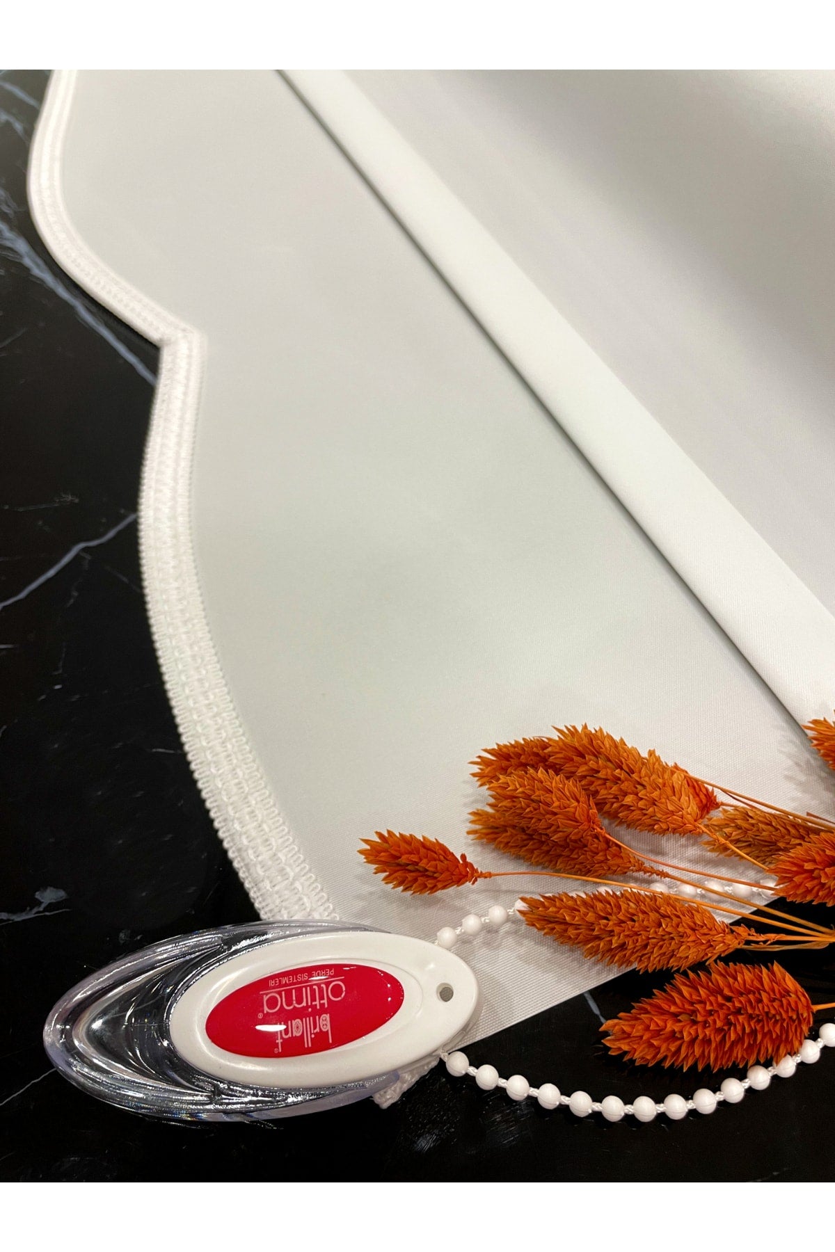 Solid White Roller Shade with Scalloped Hem (Aluminum Casing)