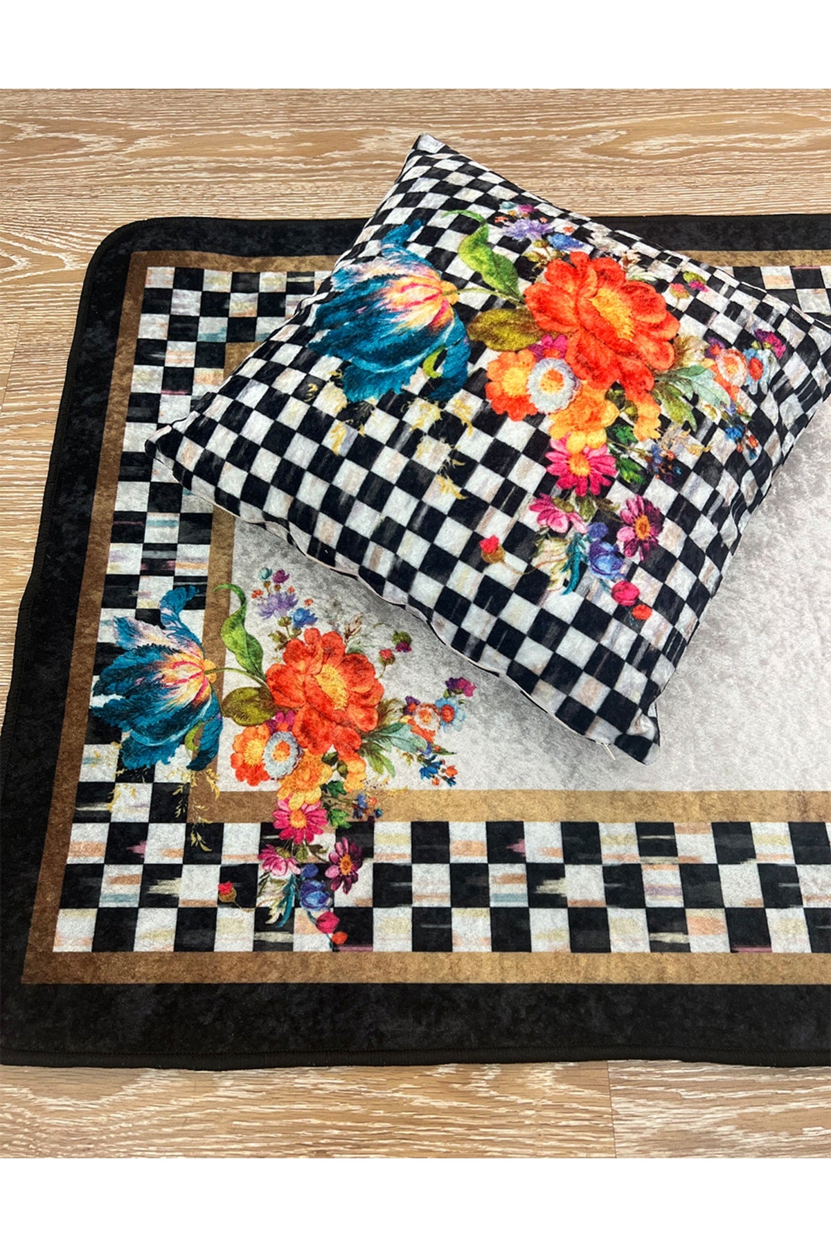 %100 Velvet Floral Print Cushion Cover (Colorful)