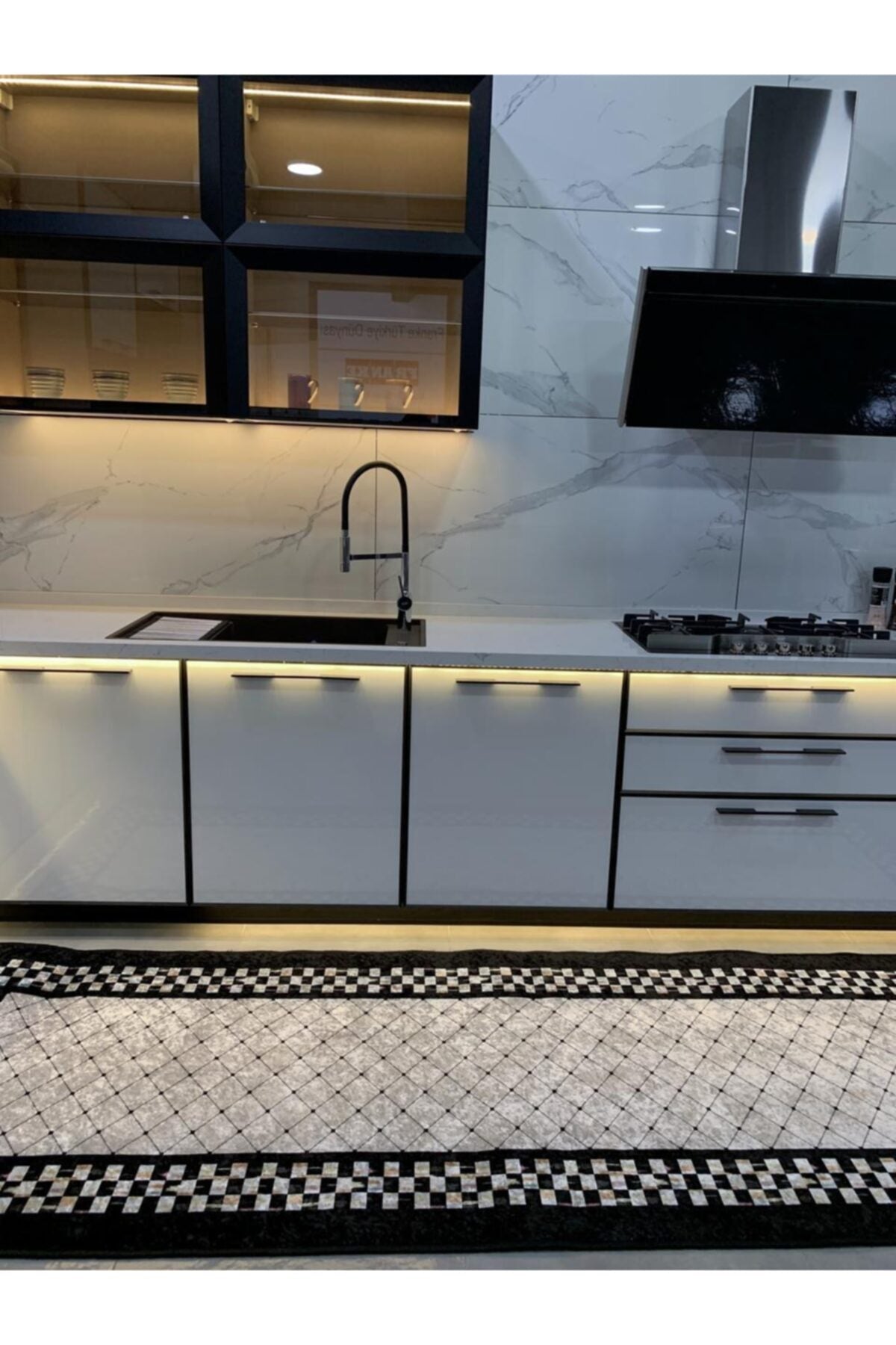 Bang Model Checkered Non-Slip Base Kitchen Rug - Gray-Black