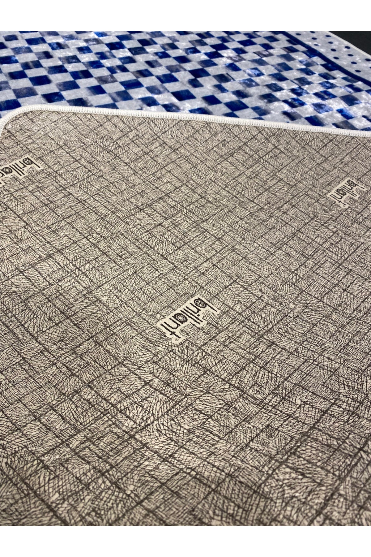 Robert Diamond Pattern Fringeless Round Rug - Brown