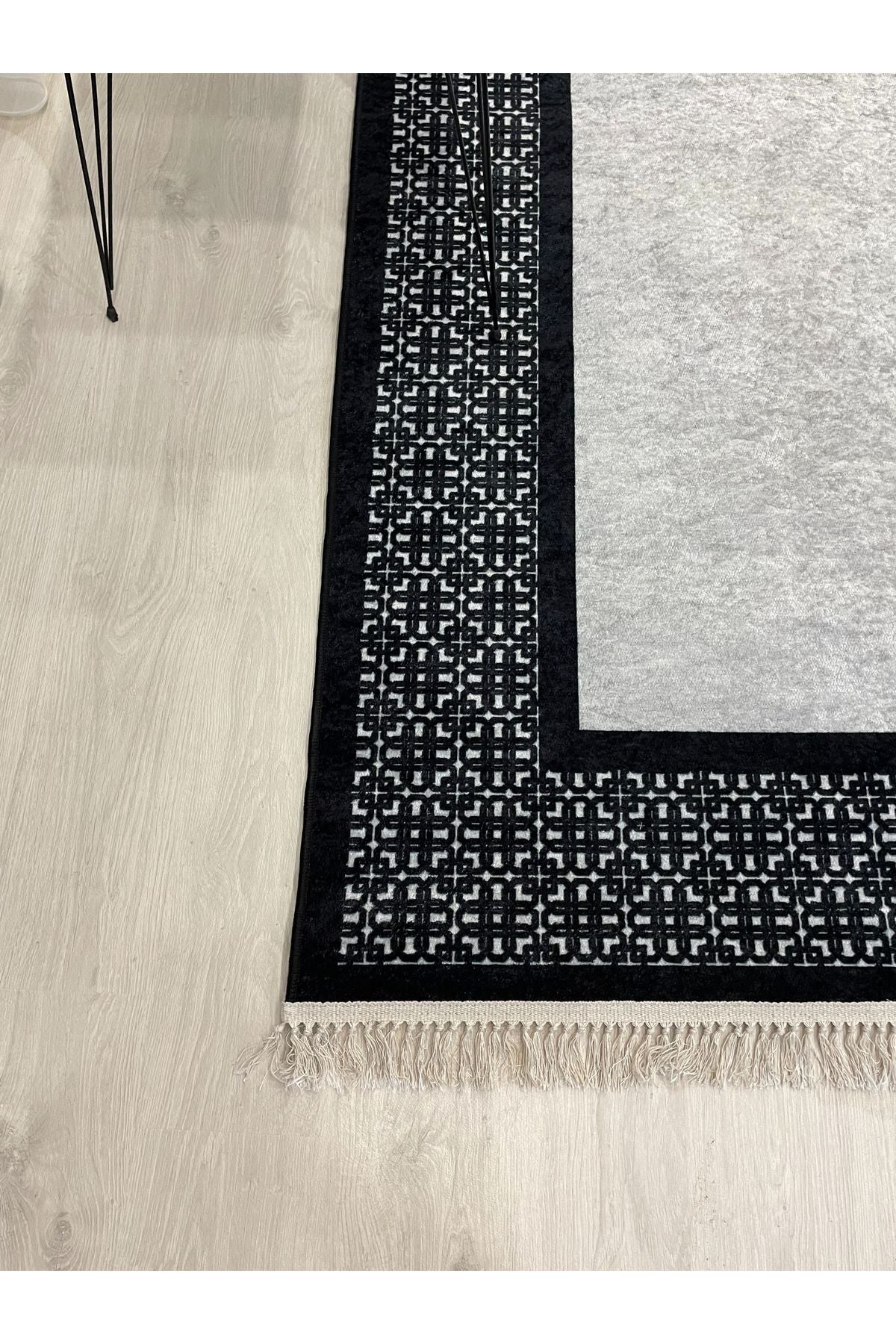 Swena Kaymaz Taban Halı Gri-siyah