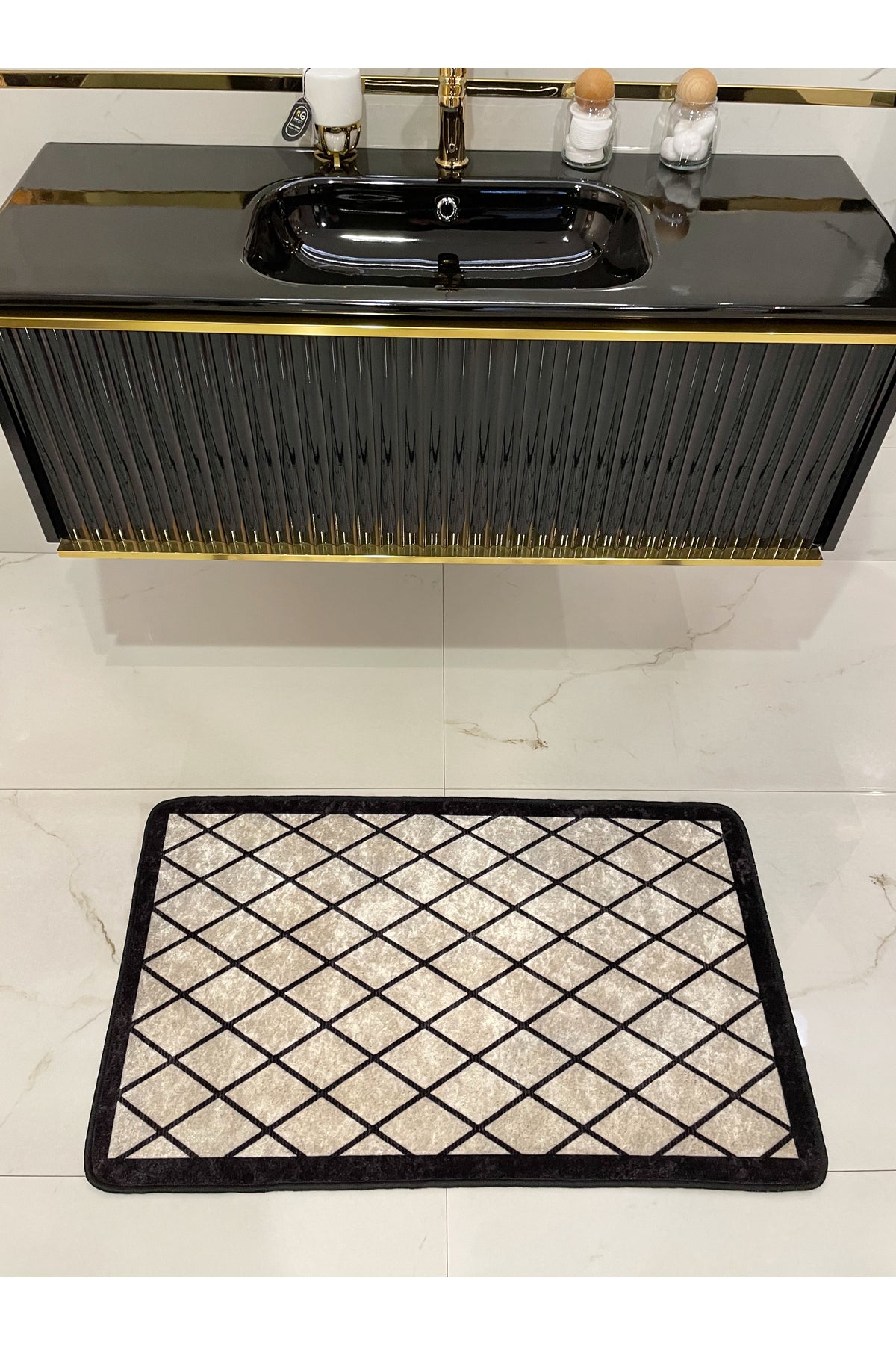 Single Geometric Pattern 60x100 Latex Base Bathroom Mat - BEIGE-BLACK