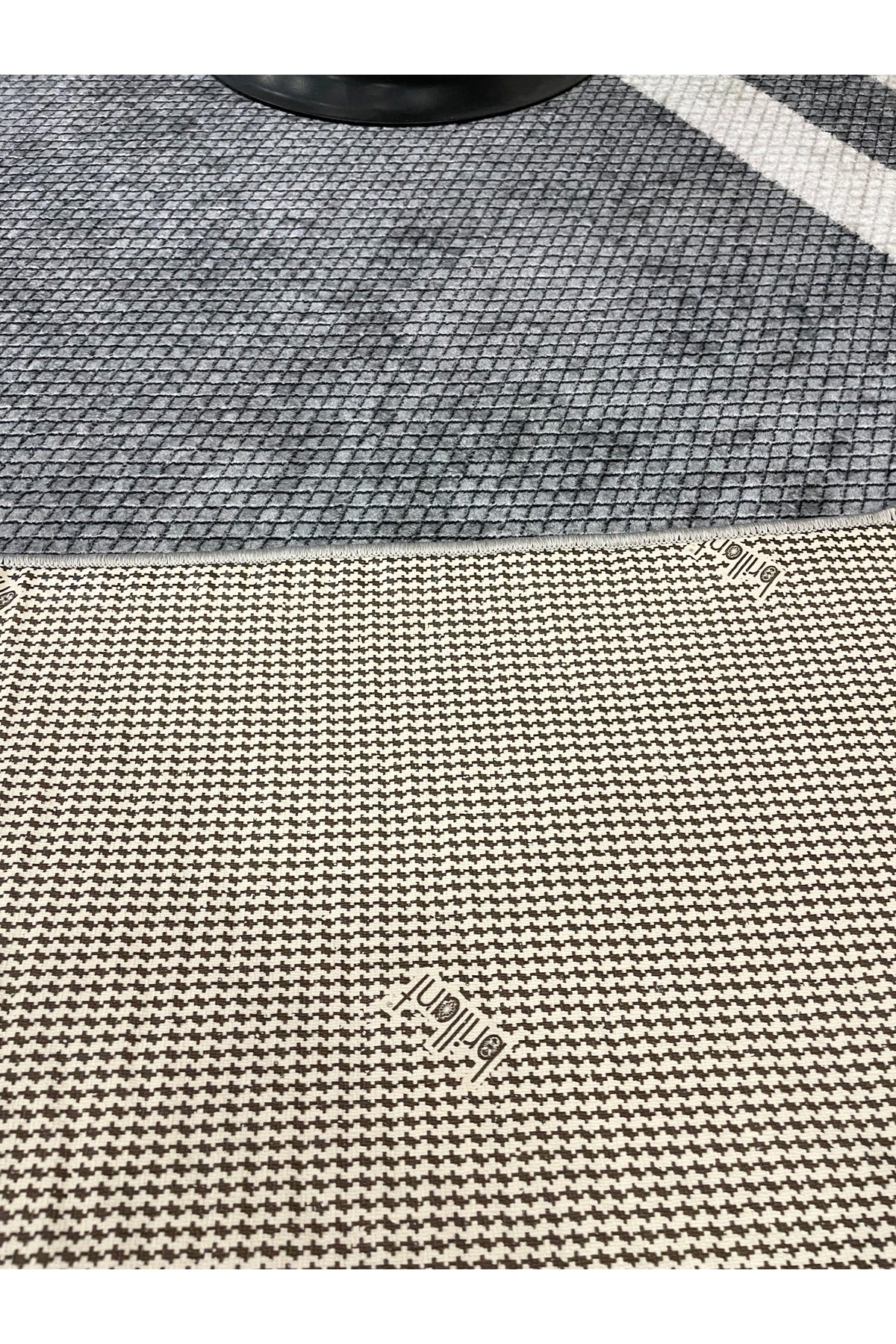 Gray Wicker-Look Bordered Latex Leather Base Rug