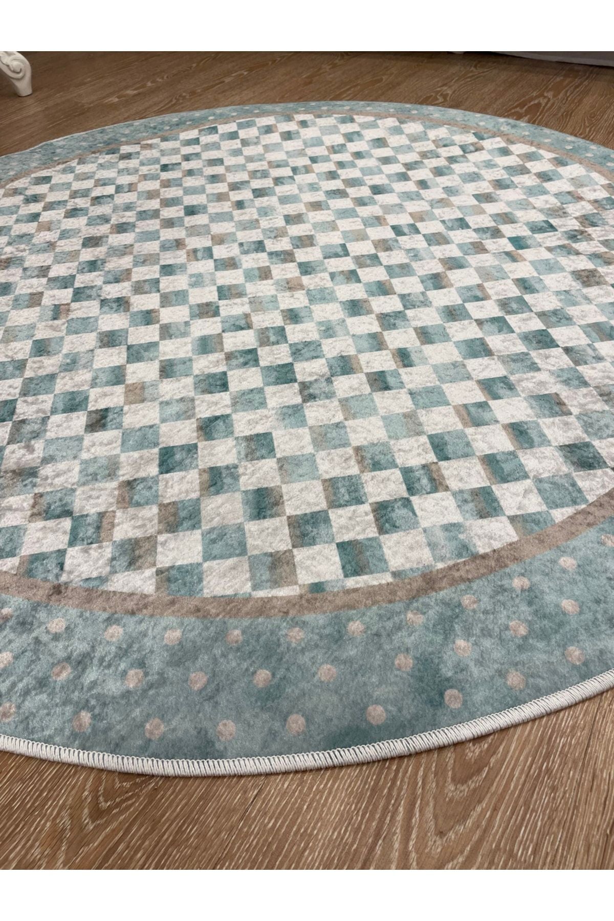 Robert Diamond Pattern Fringeless Round Rug - Brown