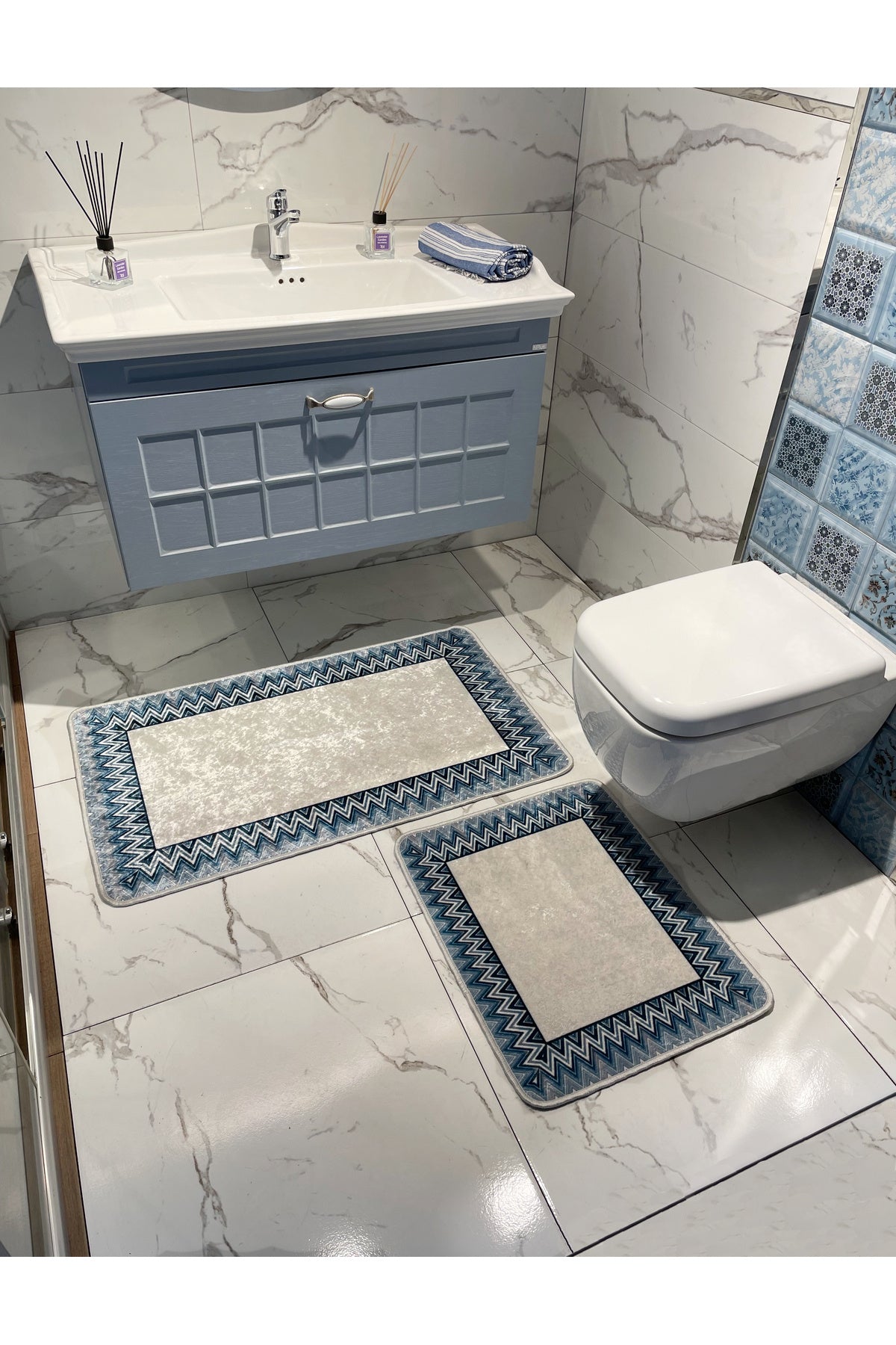 Mint Green - Zigzag Patterned Leather Base 2-Piece Bath Mat Set (60x100 - 60x50)