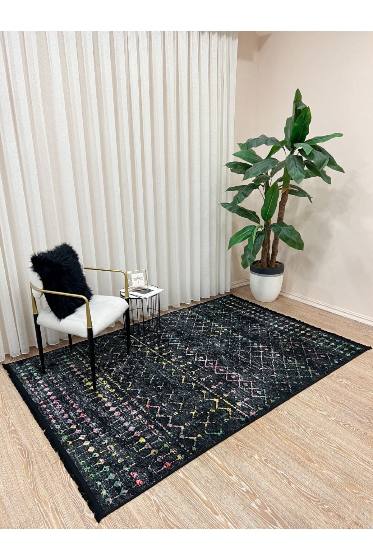 Ethnic Pattern Decorative Rug - Beige