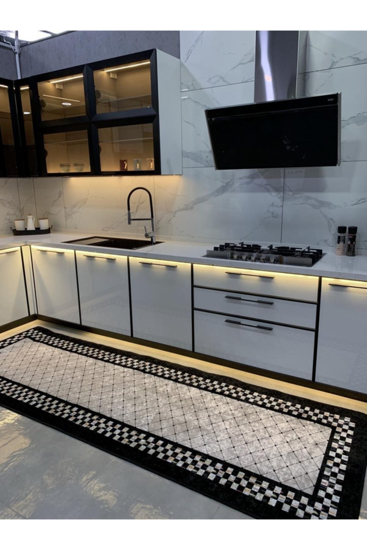 Bang Model Checkered Non-Slip Base Kitchen Rug - Gray-Black