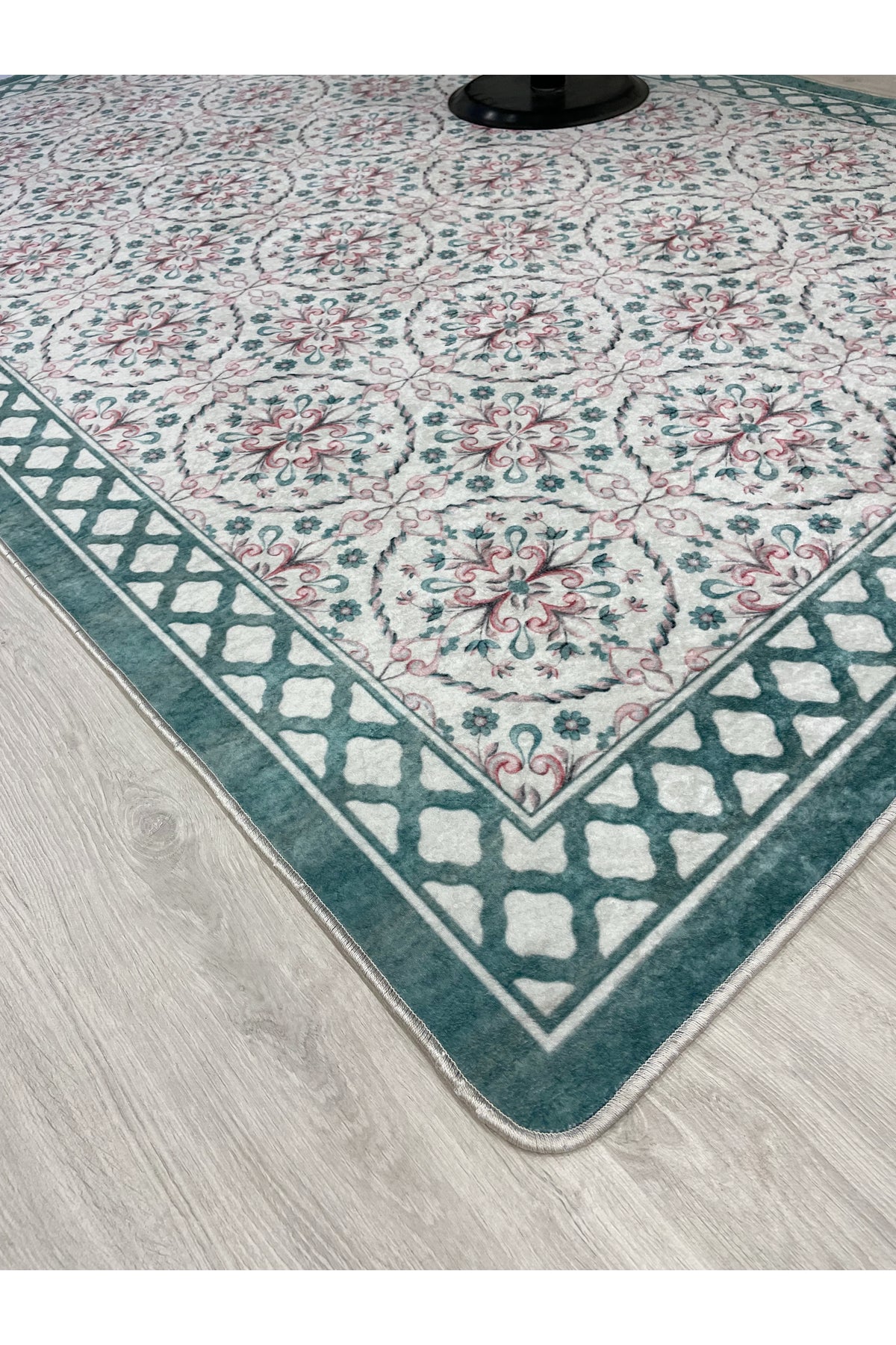 Mavi Renk Vintage Desen Lateks Deri Taban Daire Halı