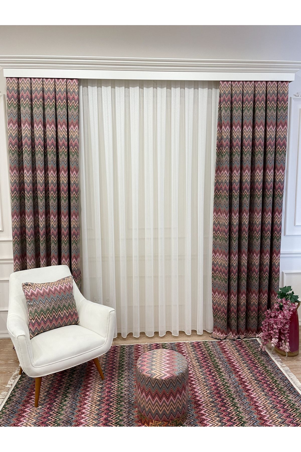 Zigzag Patterned 1/3 Pleated Blackout Curtain