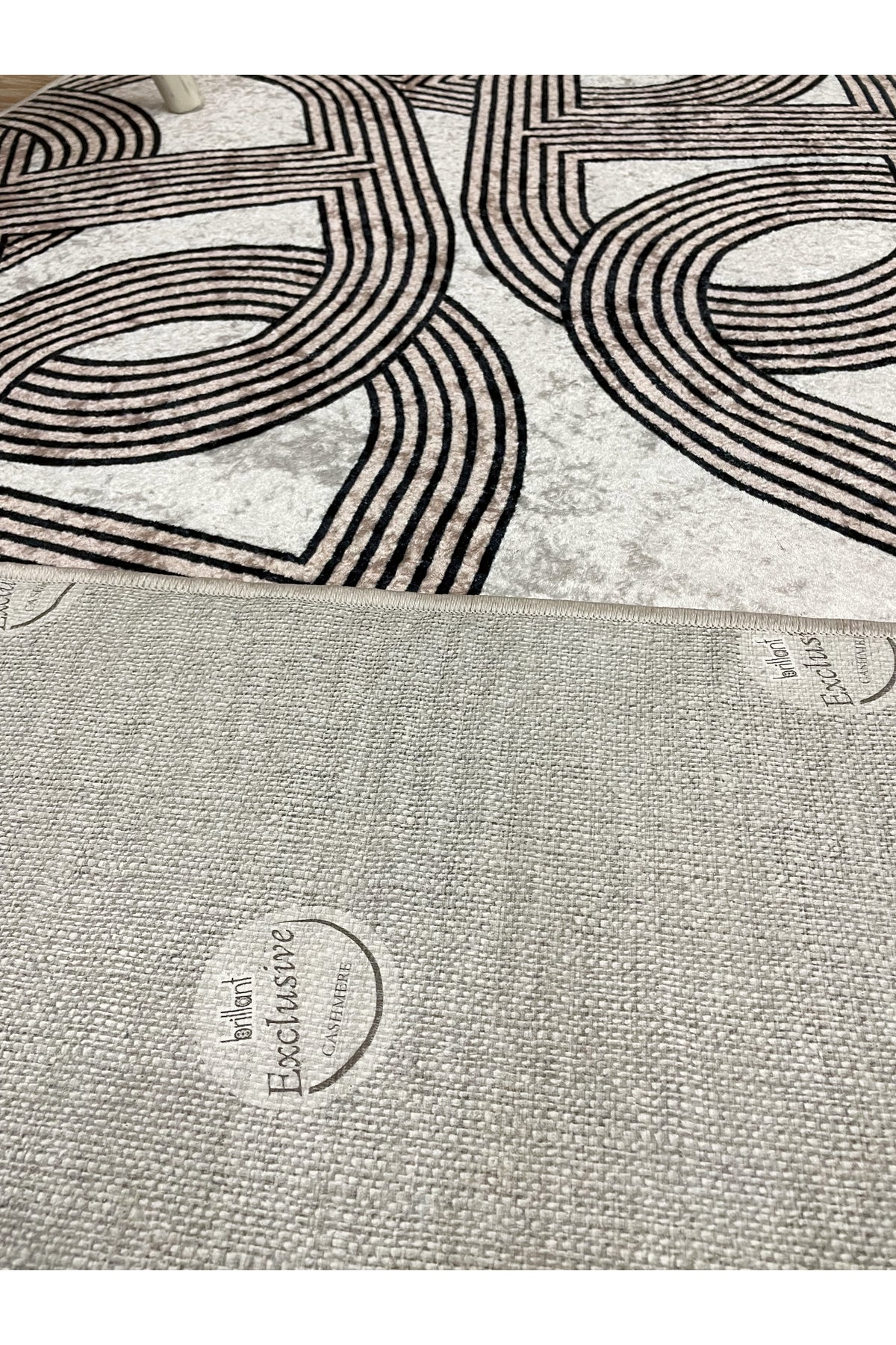Hook Pattern Modern Design Latex-Backed Rug