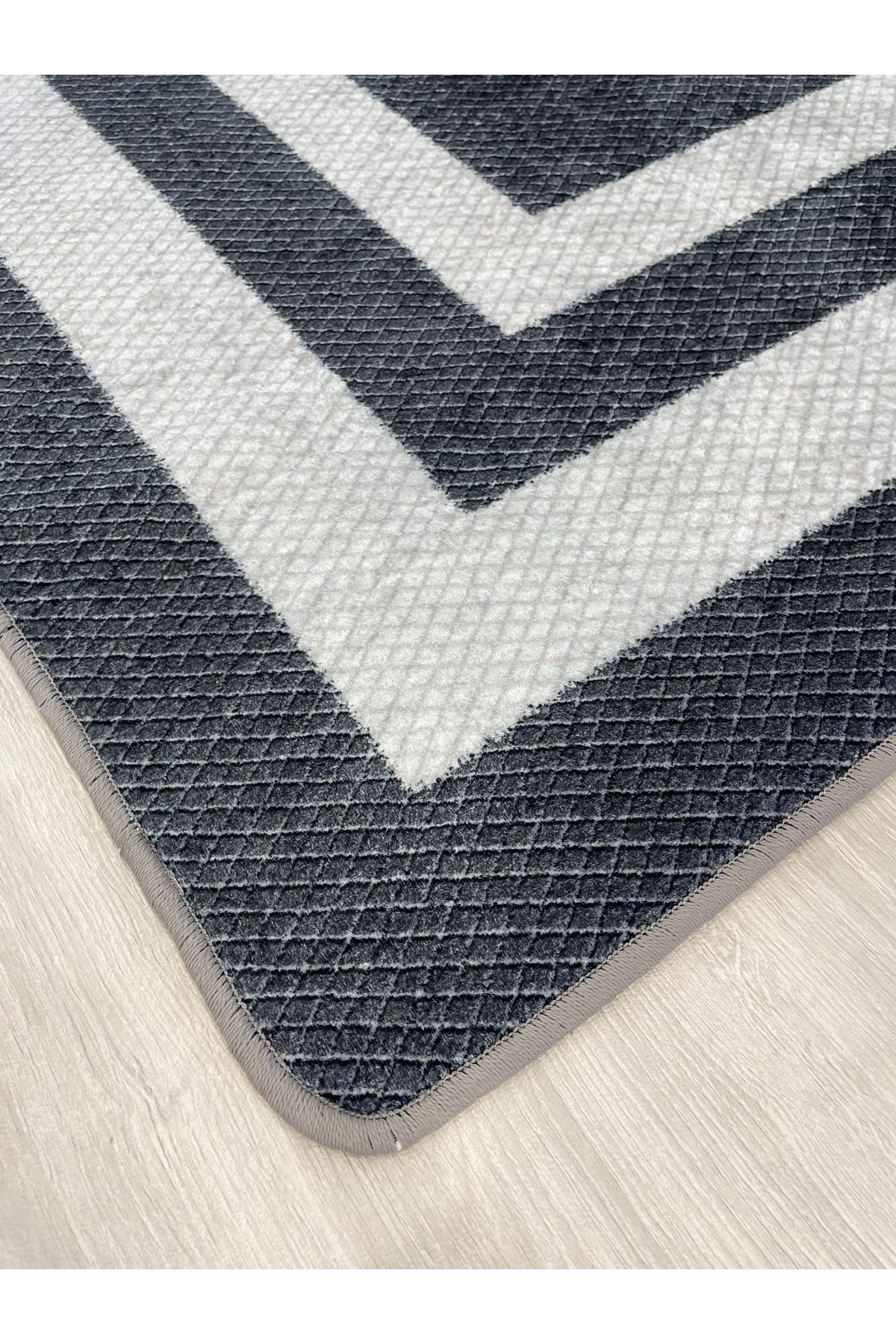 Gray Wicker-Look Bordered Latex Leather Base Rug