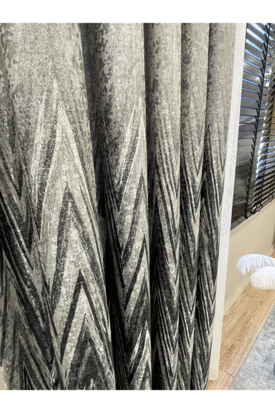 Liva Model 1/2.50 Pleated Blackout Curtain