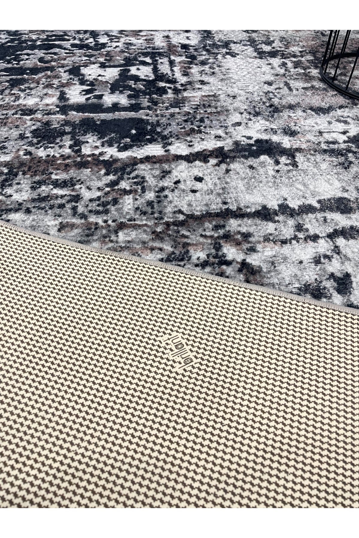 Abstract Pattern Fringed Latex Leather-Backed Rug