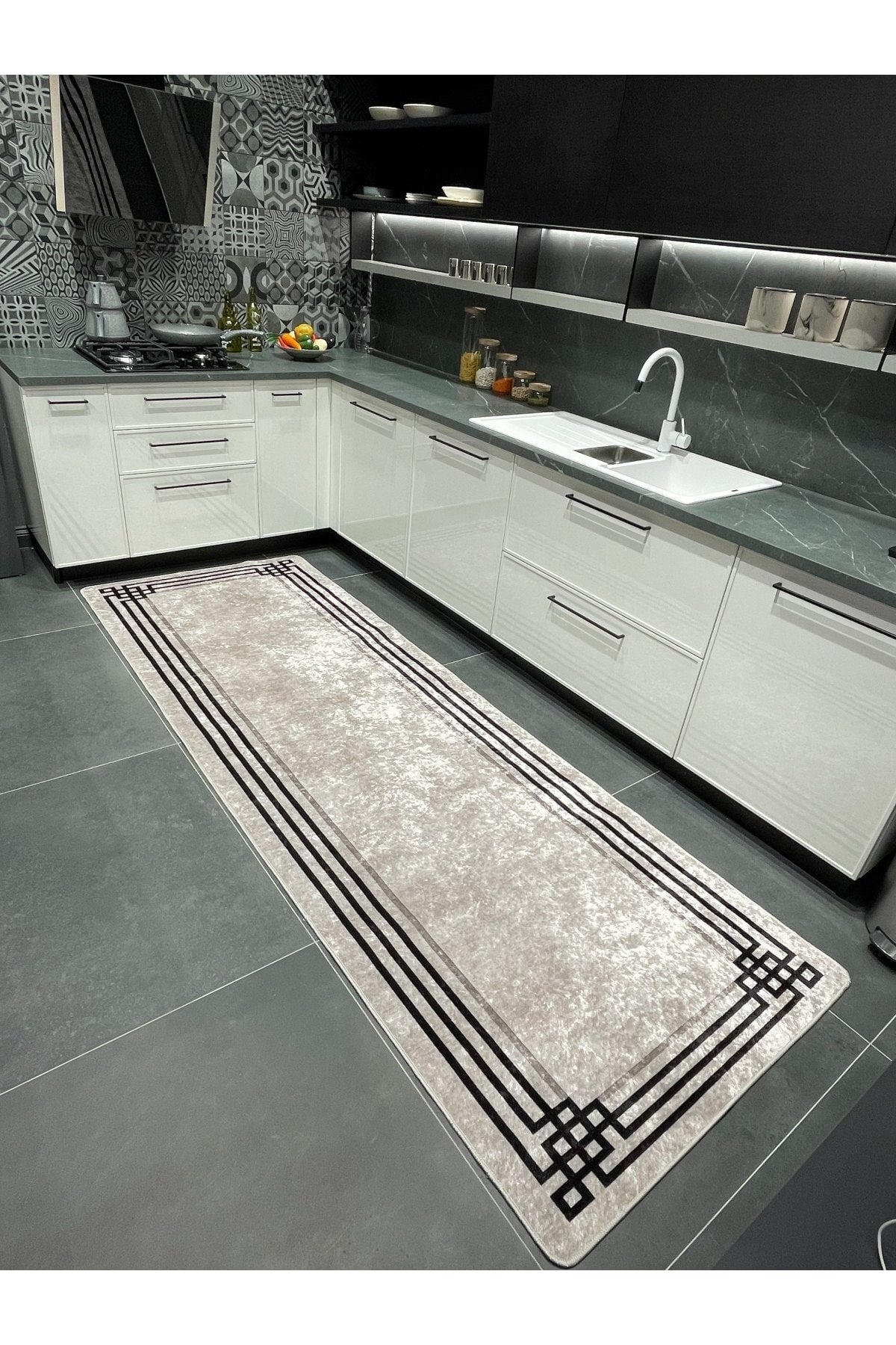 Geometric Gradient Chenille-Look Latex Non-Slip Base Stain-Resistant Fringeless Rug - Navy/Gray