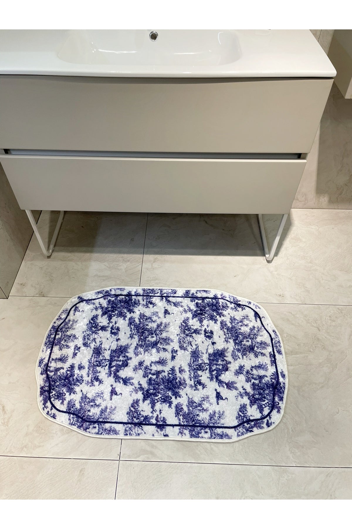 Toile de Jouy Themed Single Latex Base Bathroom Mat (80X120)