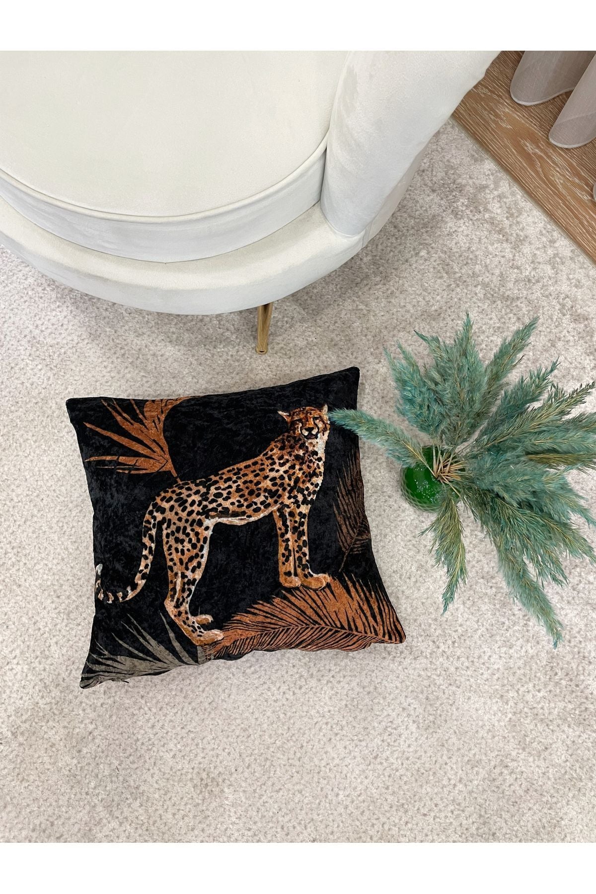 %100 Velvet Patterned Cushion Cover (Black)