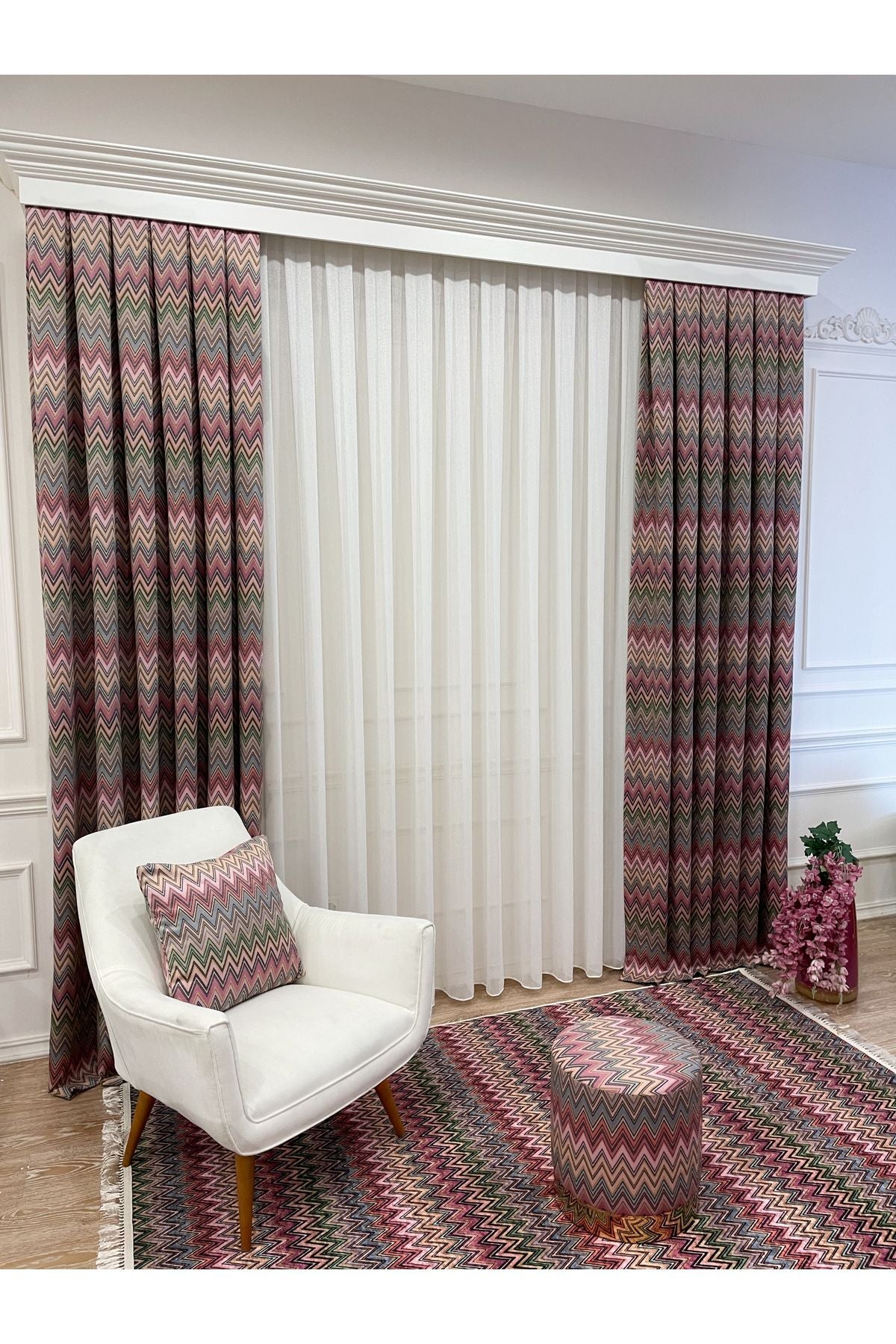 Zigzag Patterned 1/3 Pleated Blackout Curtain