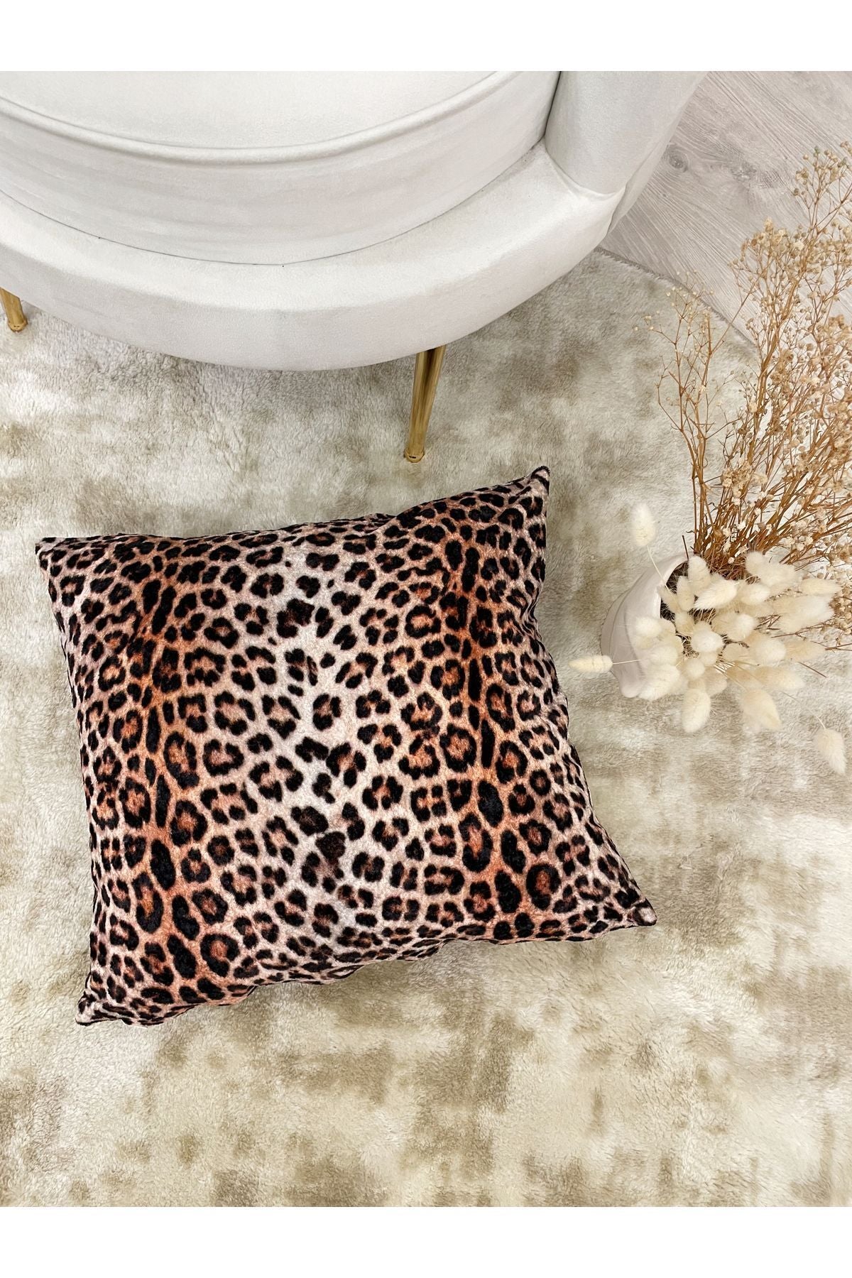 Leopar Desenli Kadife Kırlent Kılıfı  - 45x45